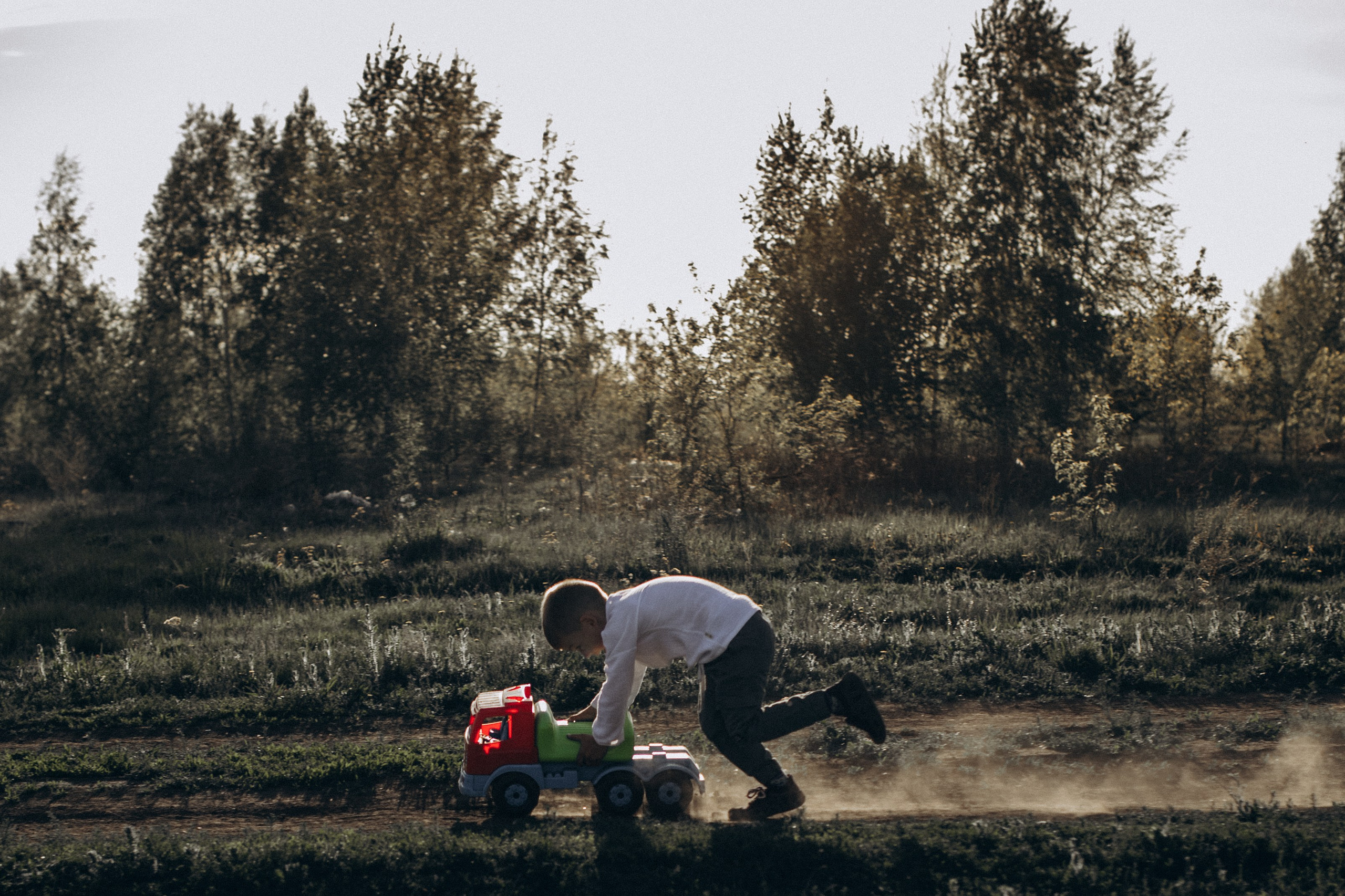 Саша, Миша, Вера и Вика летняя прогулочная съёмка. Семейный фотограф lifestyle в Новосибирске Елена Шпилевая