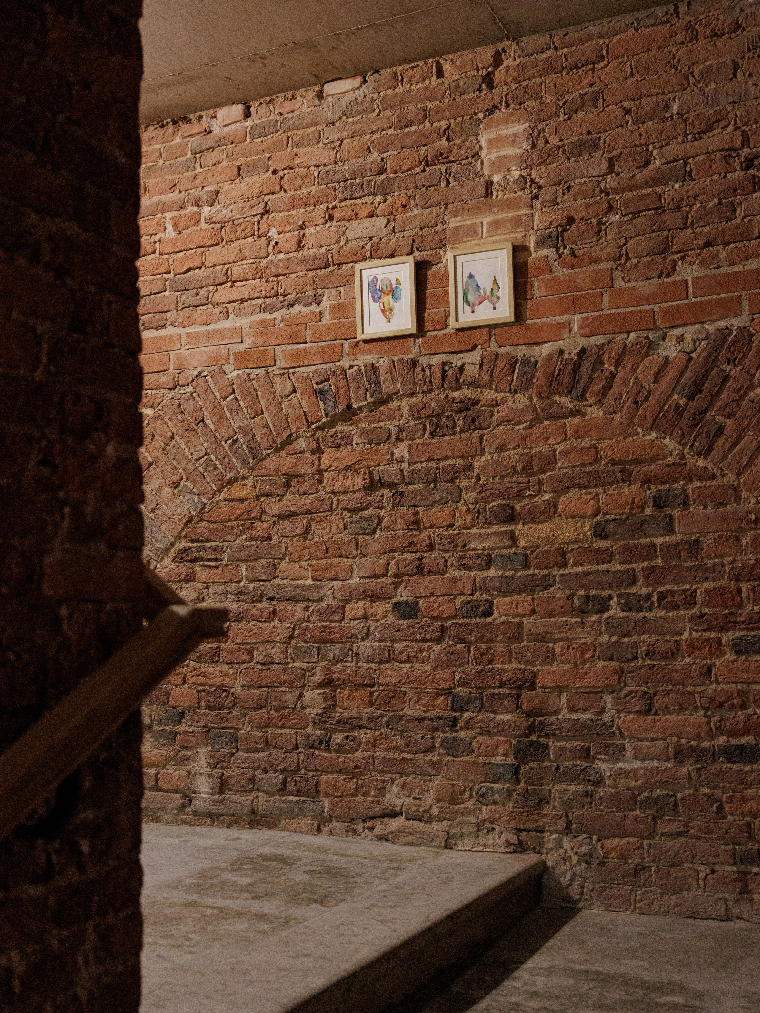 STAY HIDEOUT. Anna Zavediy