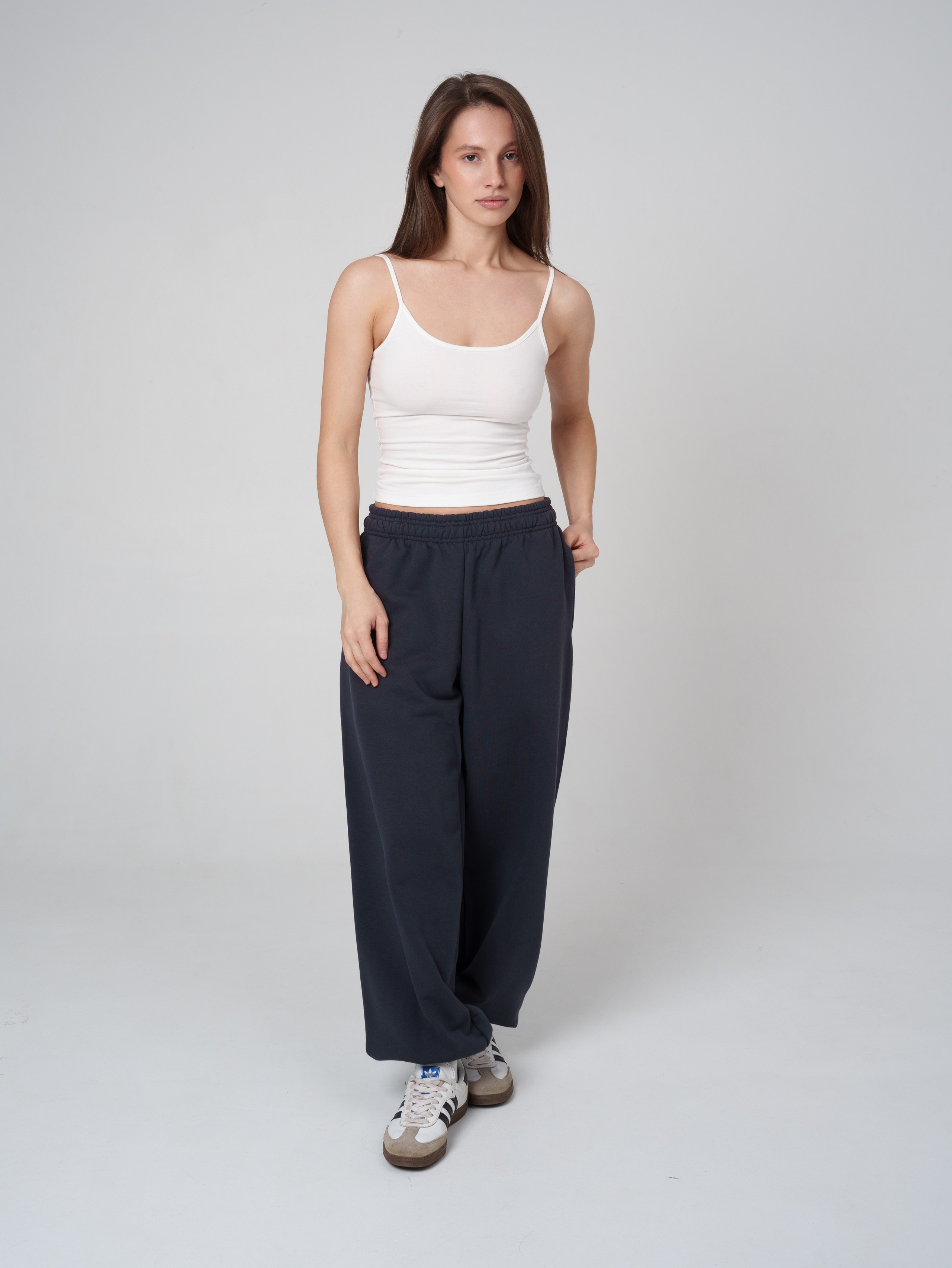 Топы на сером фоне. Иван Упоров — фотограф, рилсмейкер чебоксары