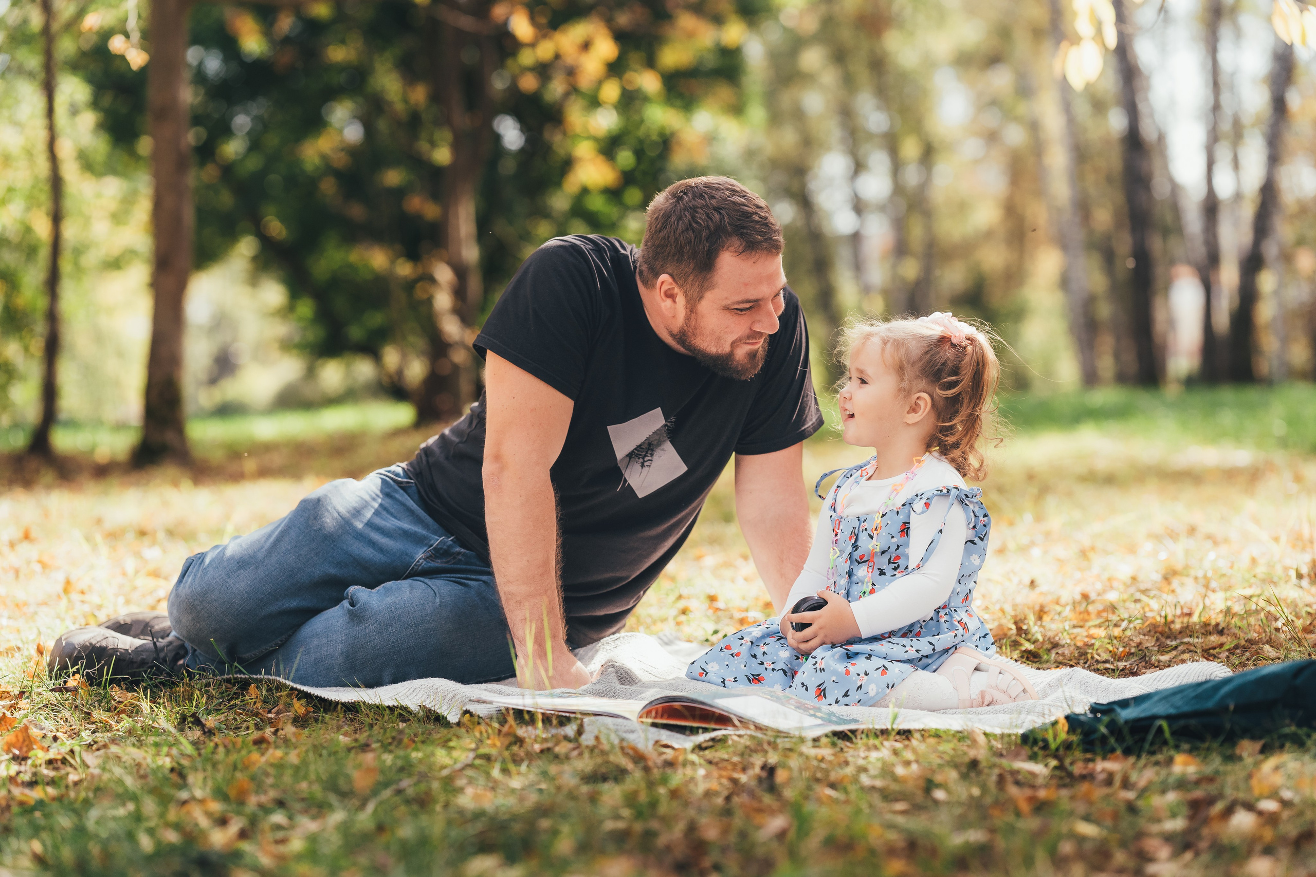 Денис с дочкой, Балашиха, парк Пехорка. Наталья Дукалова фотограф Щелково Королев Пушкино Москва Балашиха