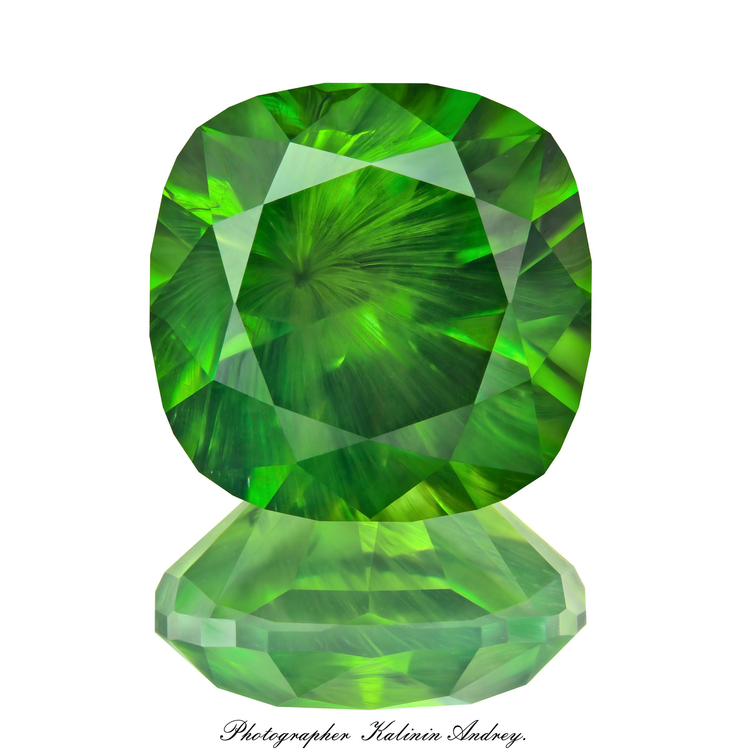 Фотографии в большом разрешении драгоценных камней на продажу купить тел +79 660 031 307. Высококачественная профессиональная рекламная фотосъёмка ювелирных украшений, драгоценных камней в Москве. Обучение, консультация