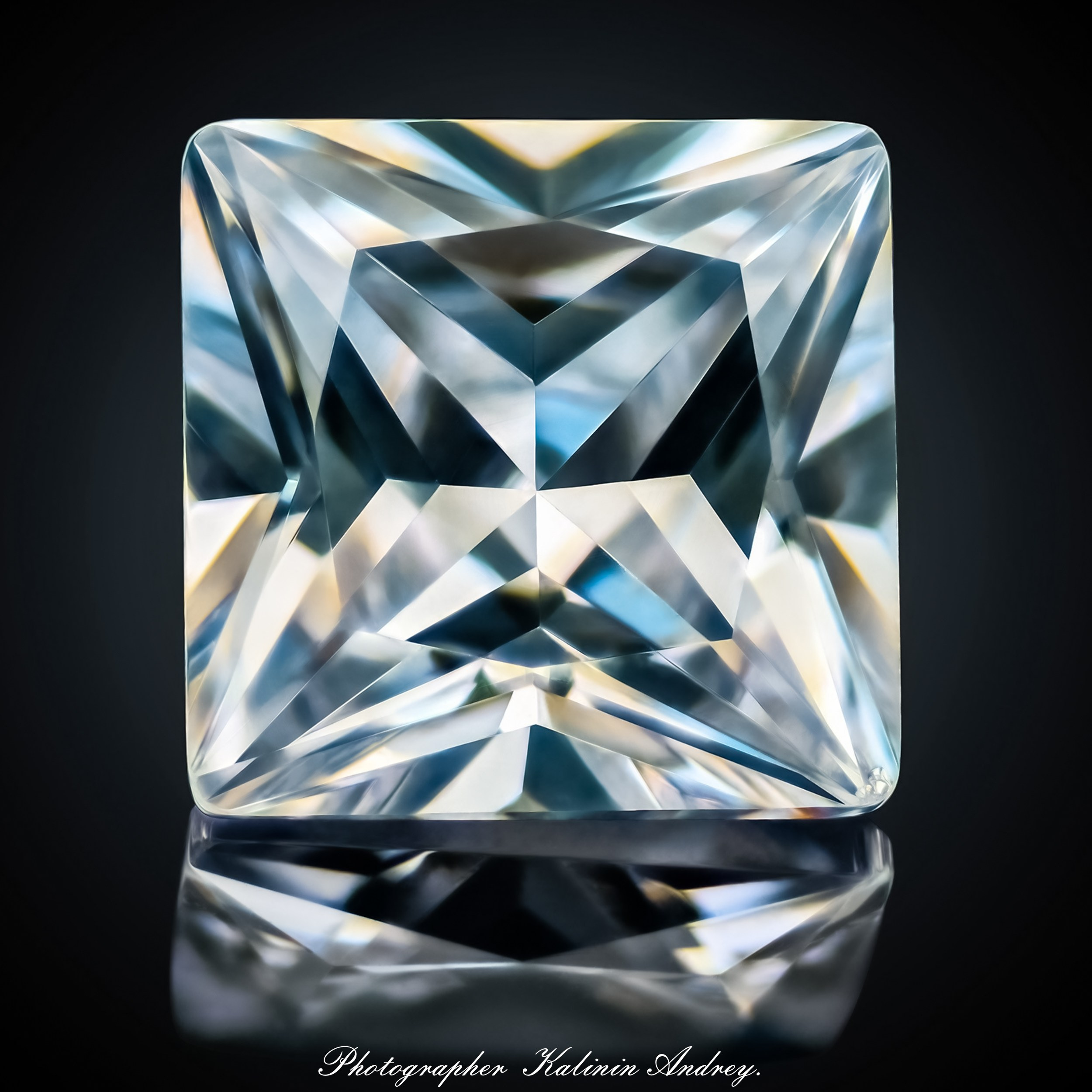 Профессиональная уникальная рекламная фотосъёмка драгоценных в Москве  тел +7 966-003-13-07. Высококачественная профессиональная рекламная фотосъёмка ювелирных украшений, драгоценных камней в Москве. Обучение, консультация