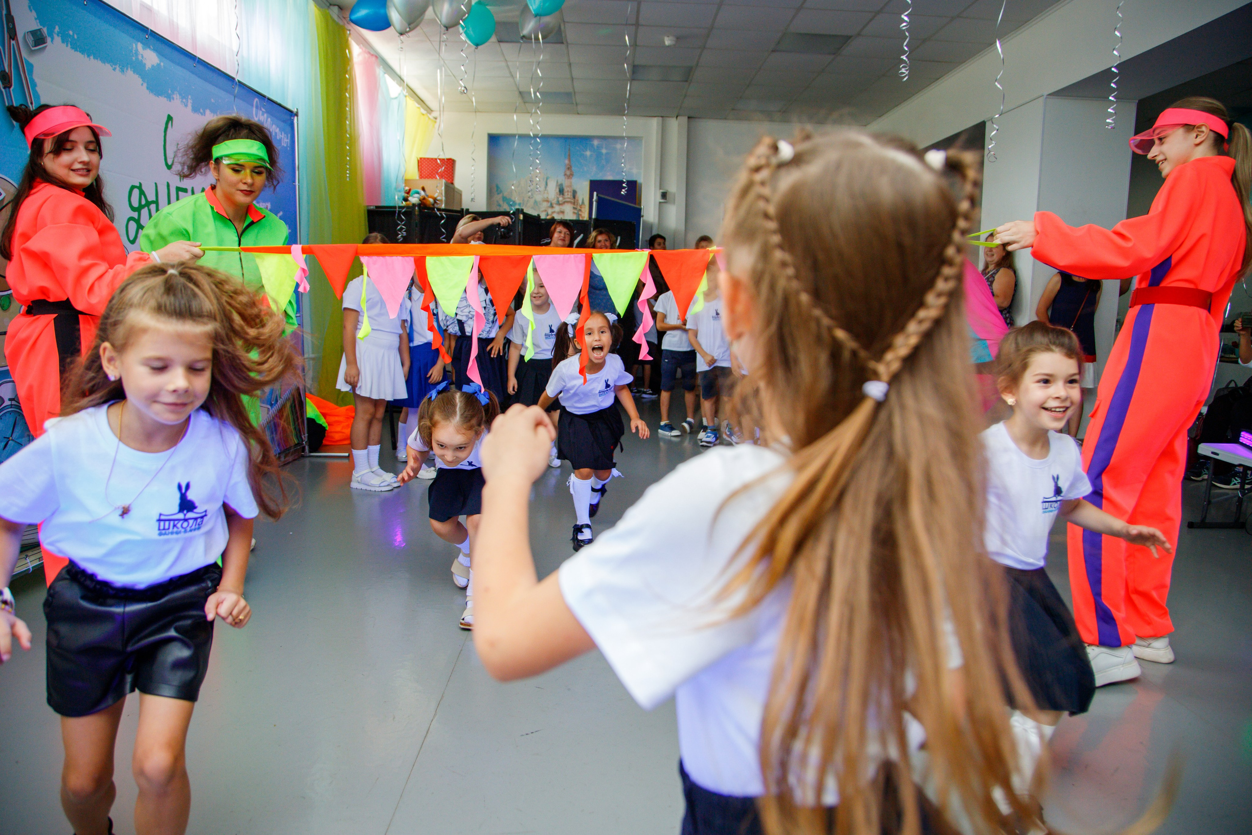 Репортажная съемка праздника знаний в школе. Семейный и школьный фотограф в Москве Анна Ткач