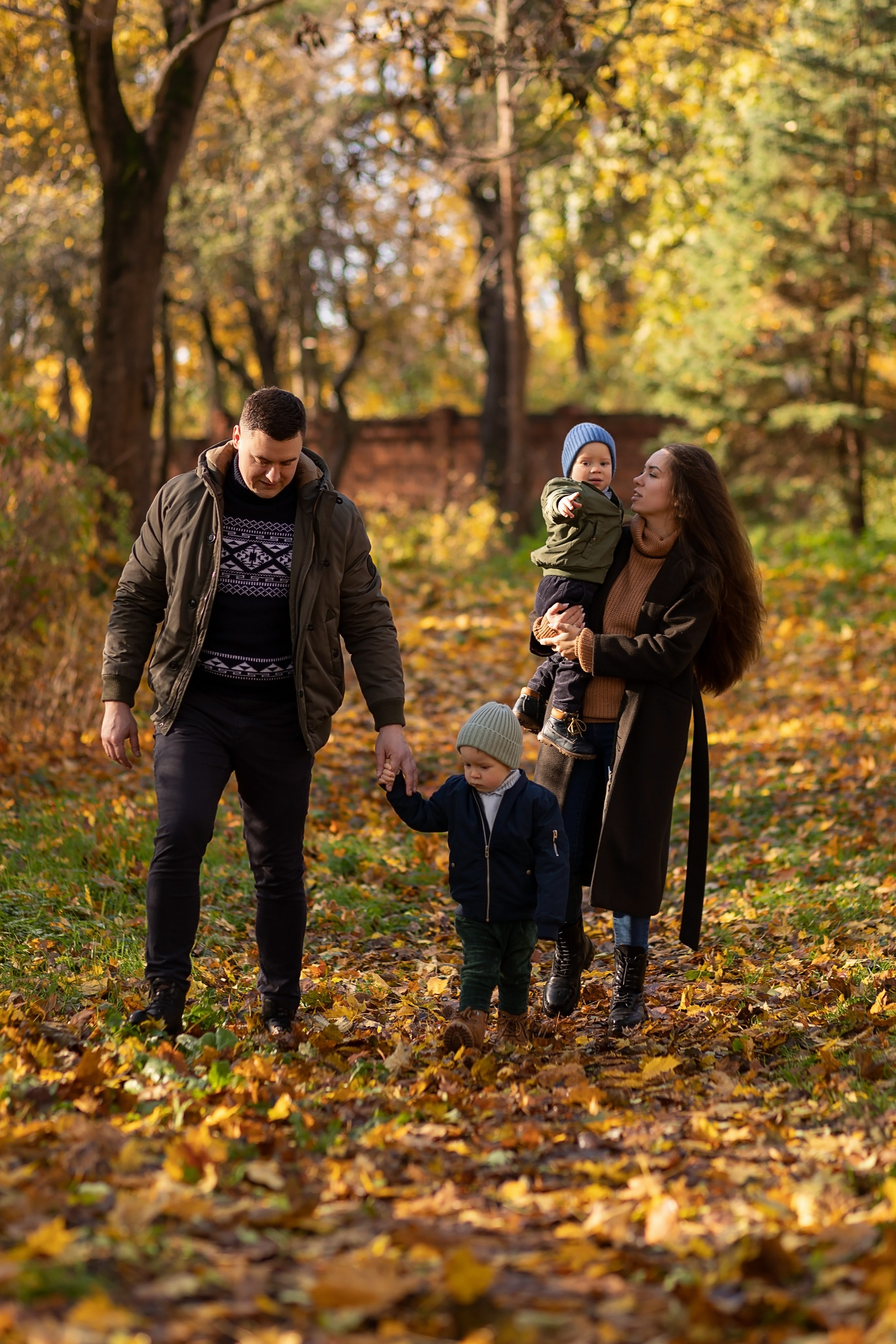 Дима, Настя, Даня, Тема. Главная