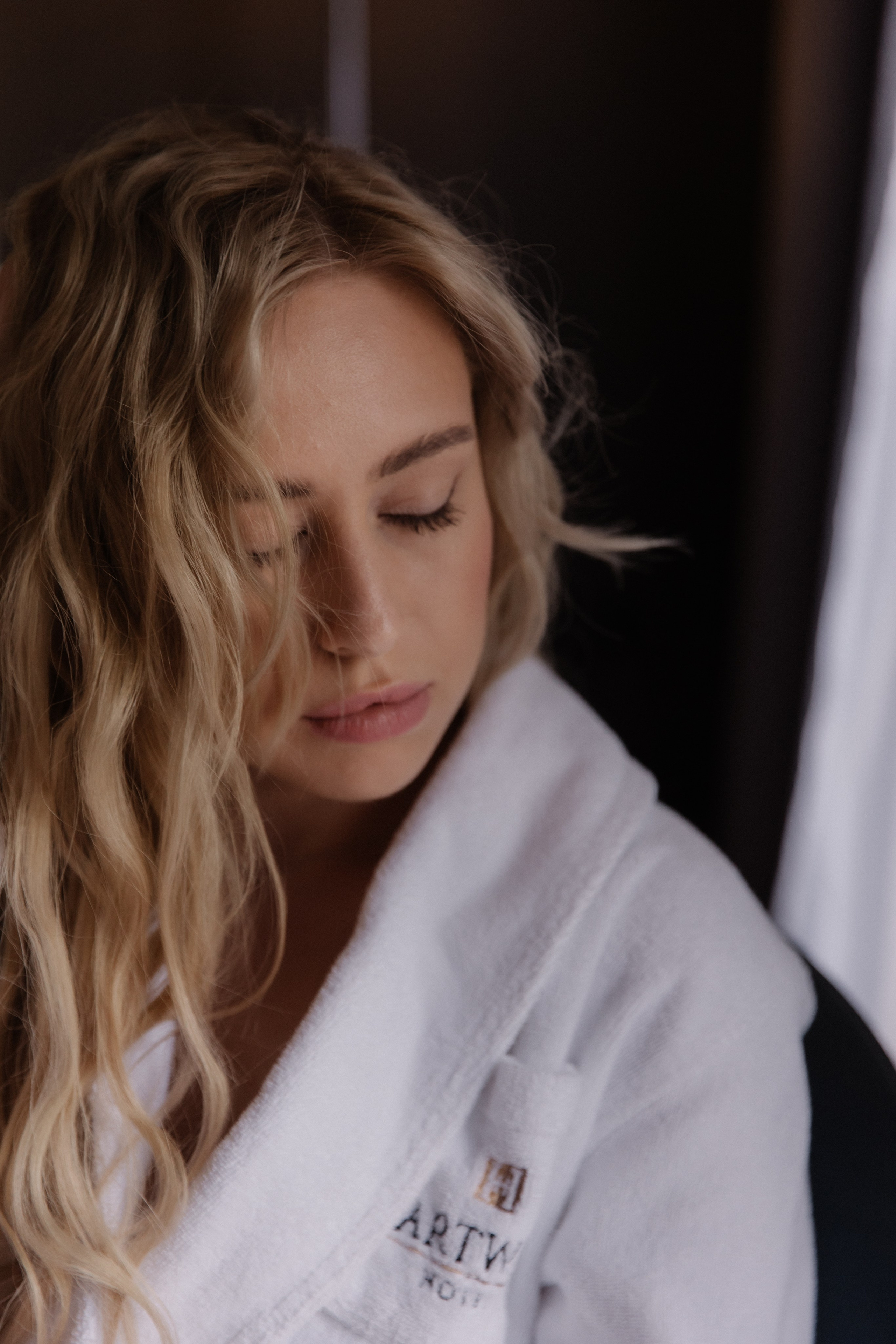 Саша. Фотодень в отеле. Семейный и свадебный фотограф в Москве и Зеленограде Пилипенко Юлия