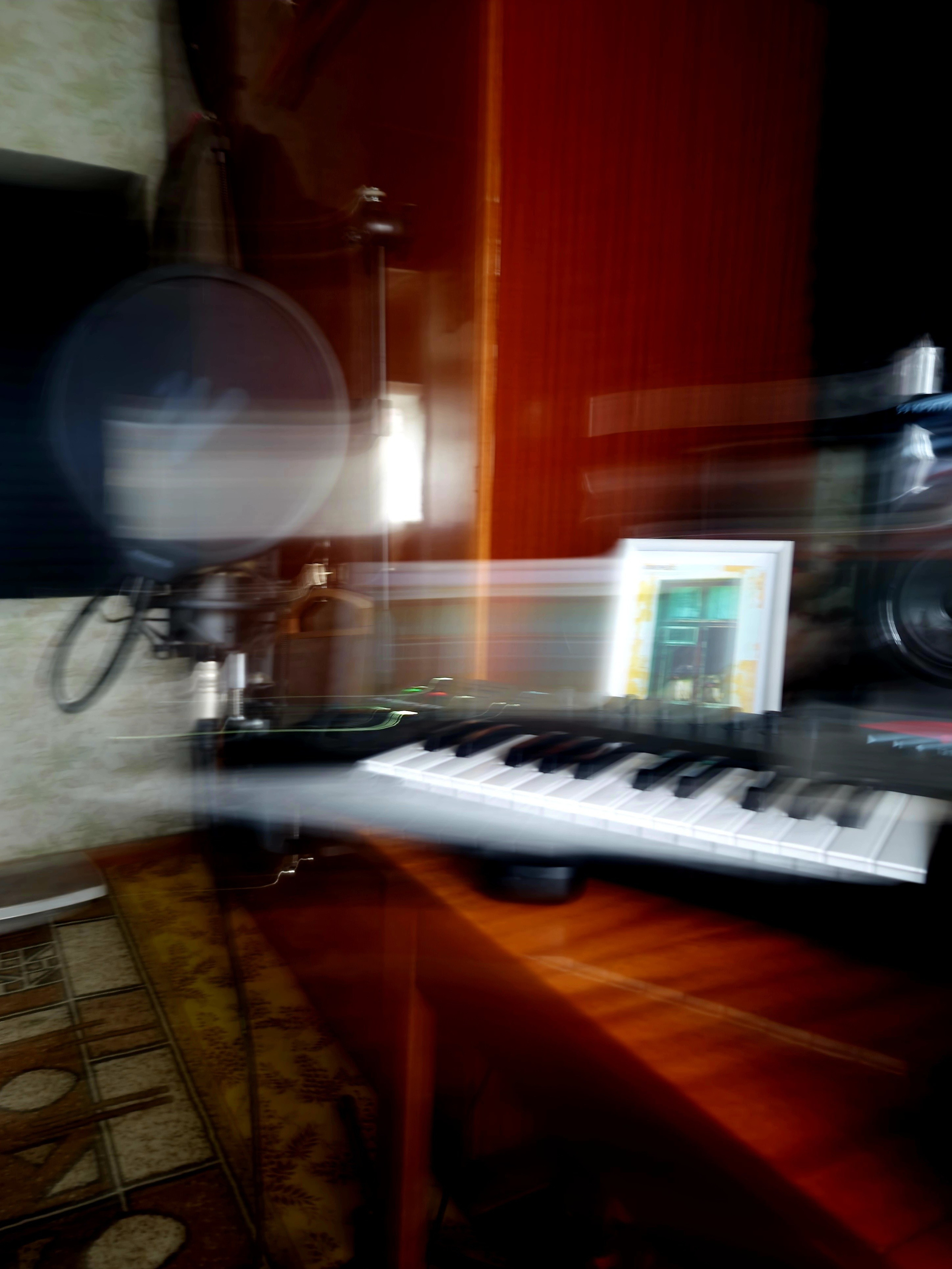 Август 2025. Den Mirov — Фотограф, Музыкант