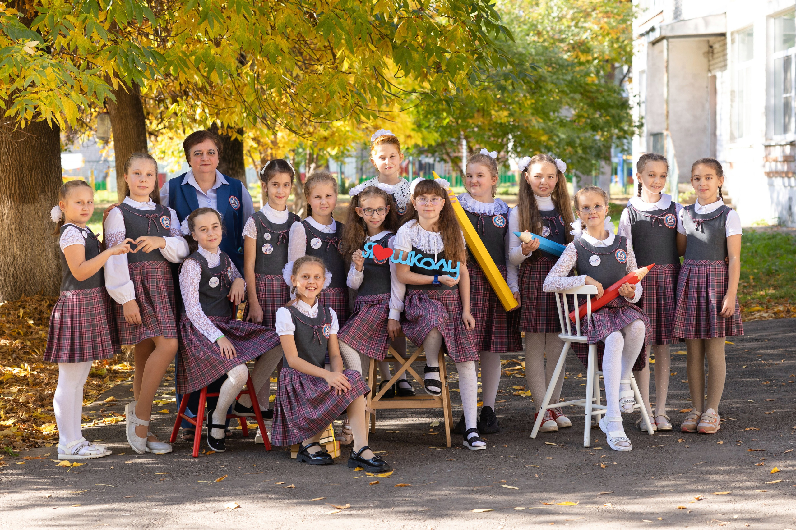 Школа это не только учеба. Это еще и дружба на всю жизнь!. Лапшина Юлия — школьный фотограф в Нижнем Новгороде. Выпускные альбомы