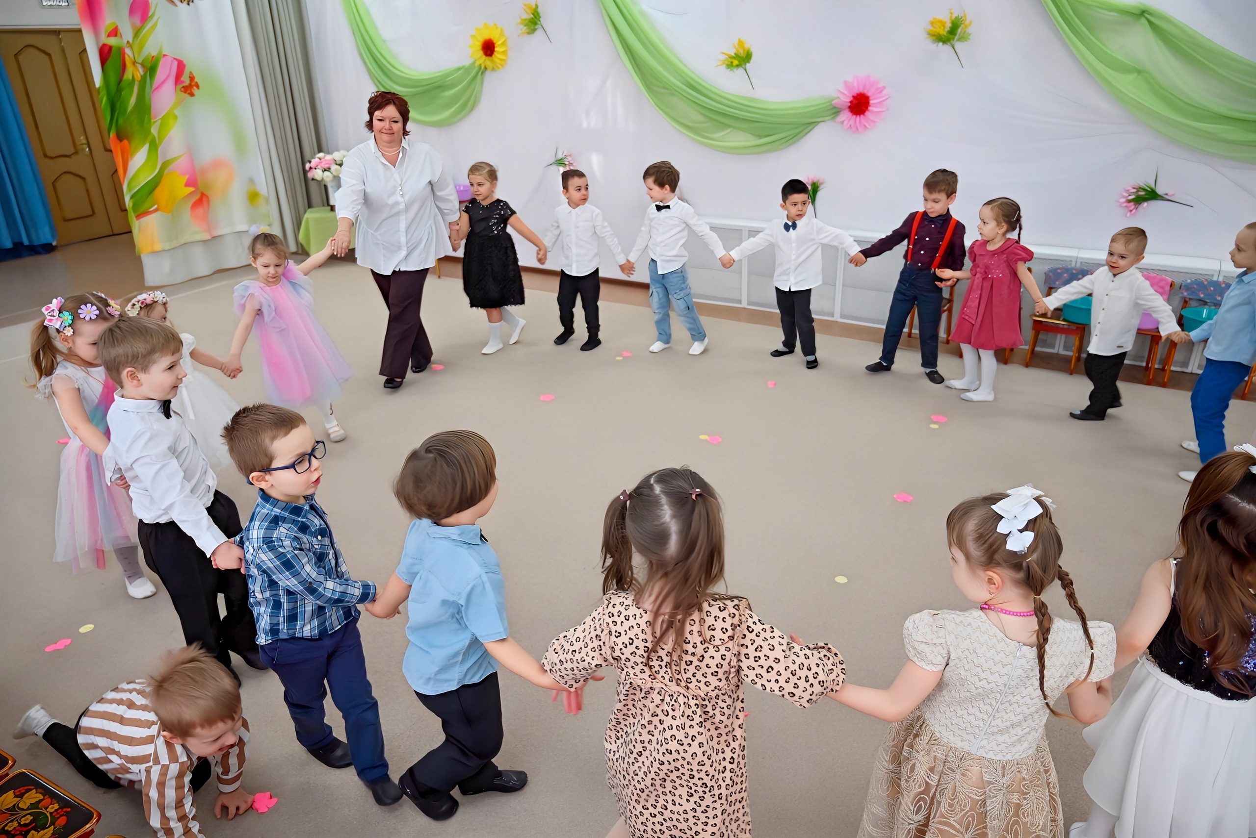 Праздник в группе «Дружная семейка». Семейный и детский фотограф Москва