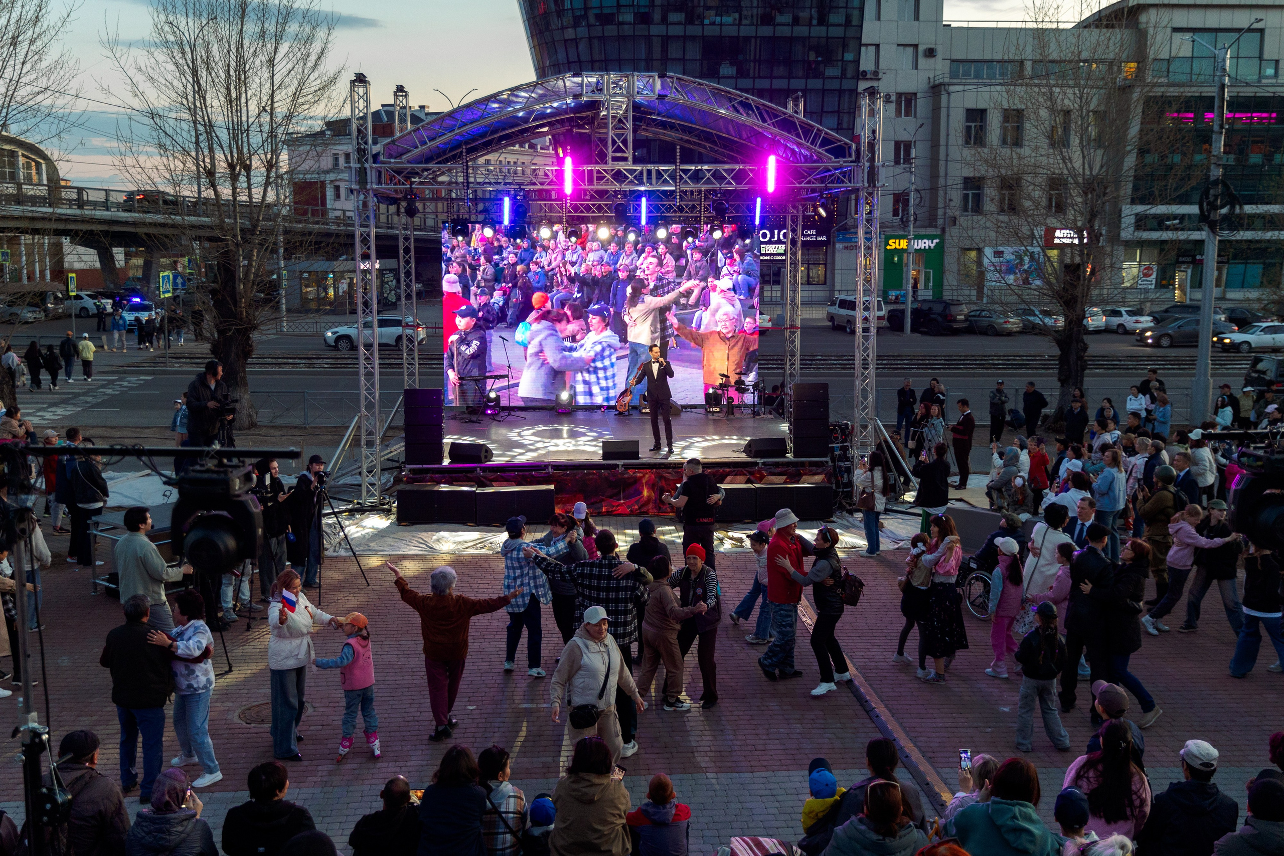 Концерт приуроченный к празднованию 80 лет победл. Свадебный и семейный фотограф в Улан-Удэ