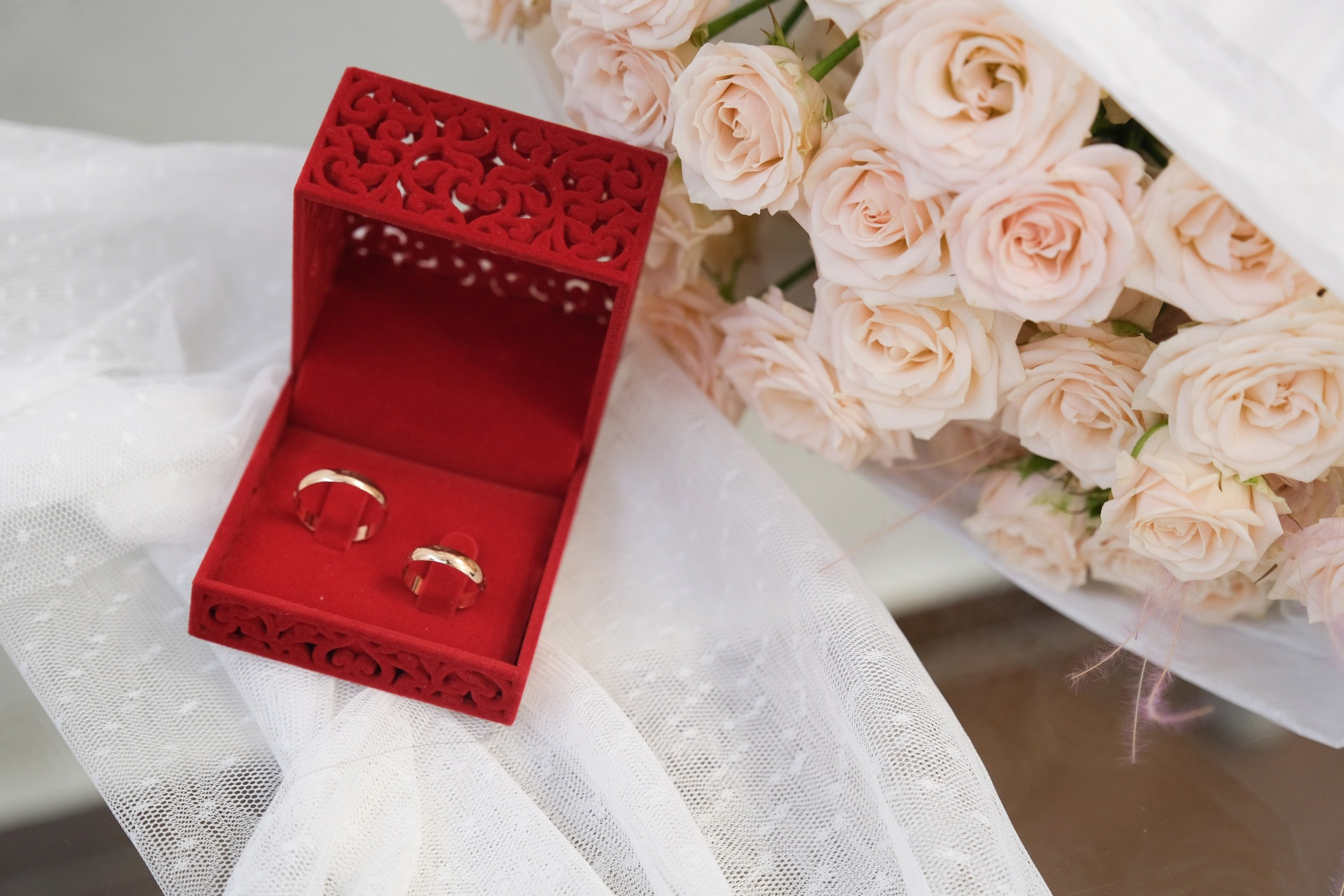 Станислав и Регина. ЗАГС + прогулка возле ЗАГСа. Свадебный фотограф в Челябинске Сырчикова Наталья