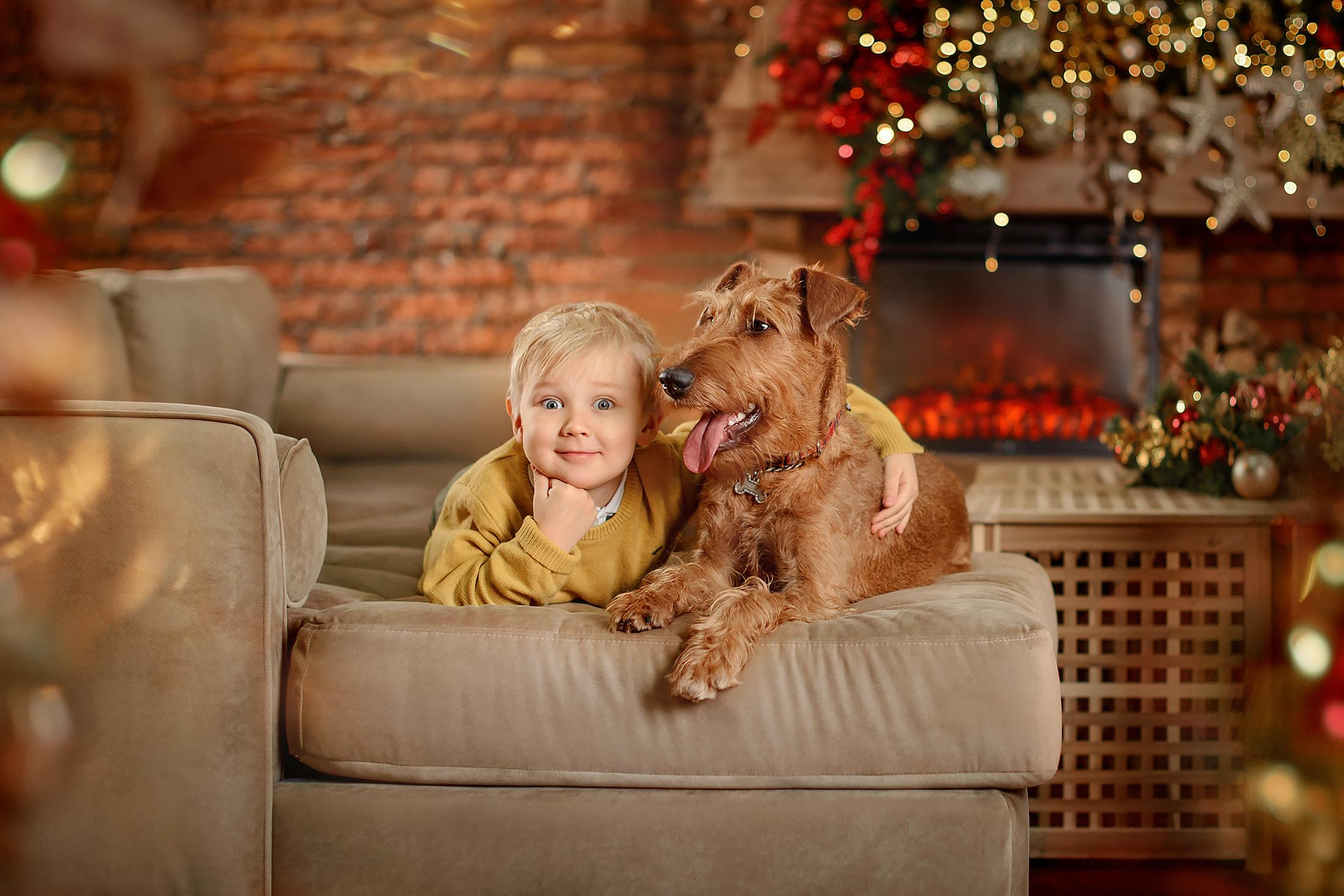 мальчик с собакой