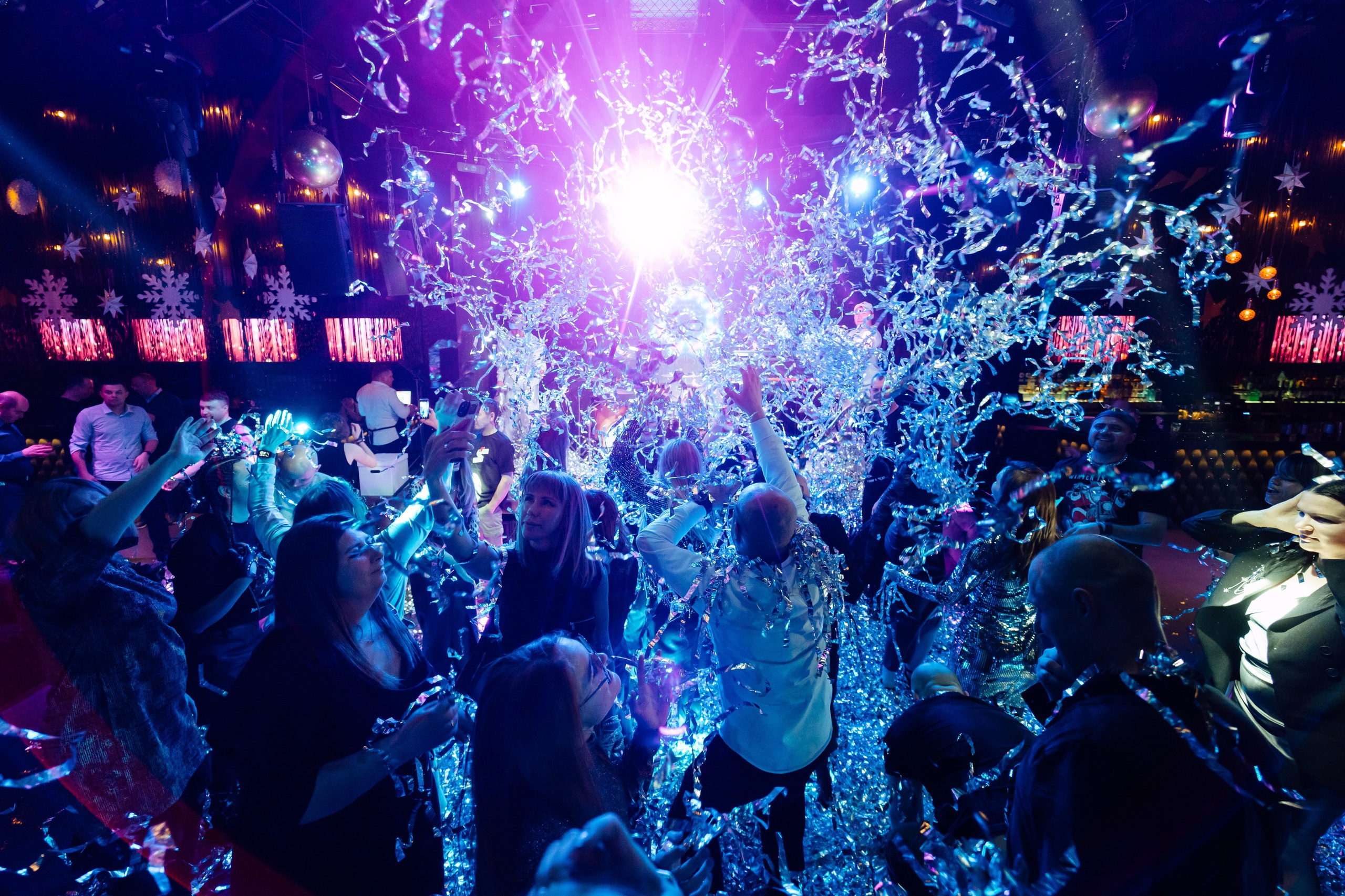 Фотограф Санкт-Петербург и Москва. Съемка портретов, контента, корпоративы, венчание и крещение. Семейный и свадебный фотограф в Санкт-Петербурге и Москве