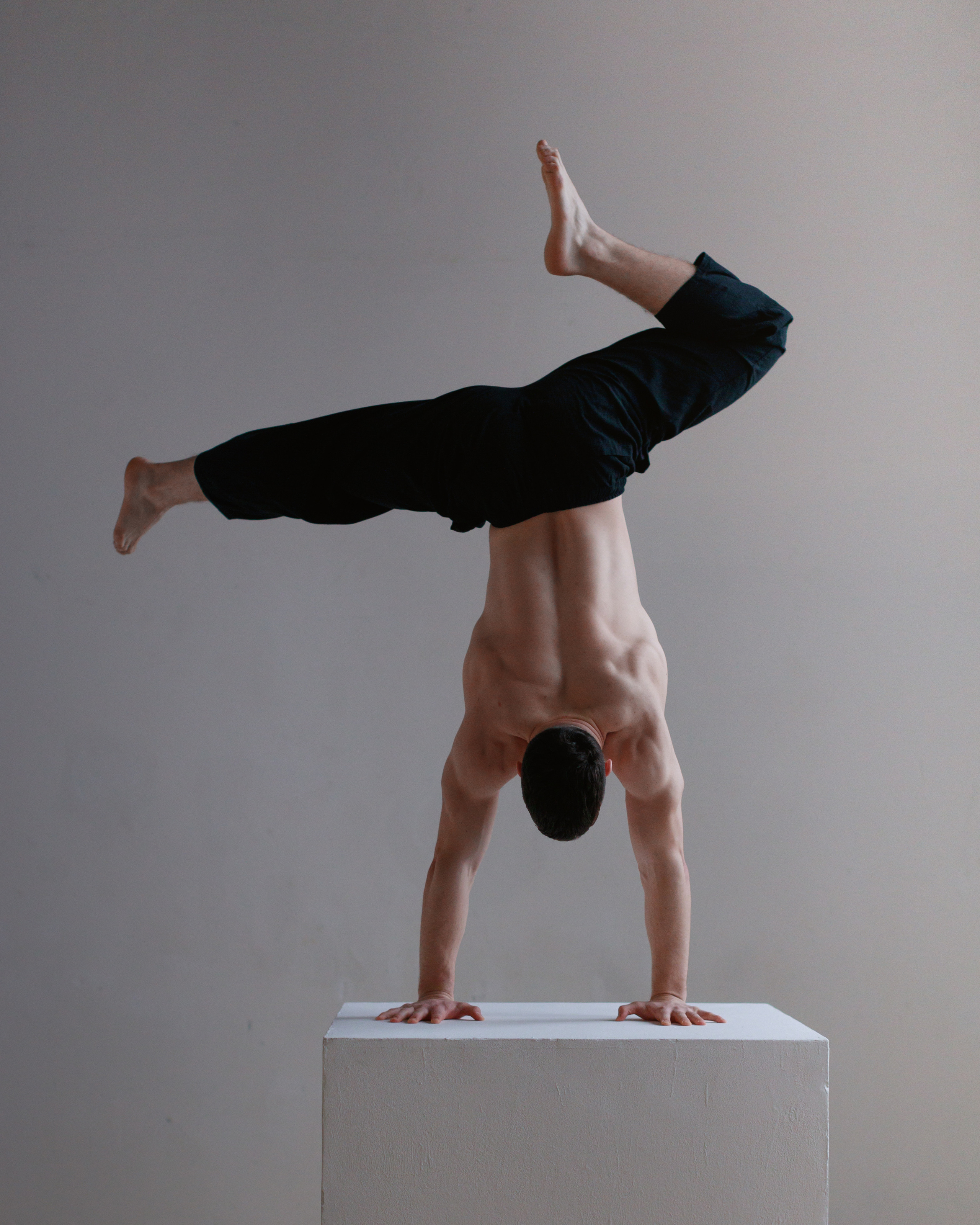 Max | Максим. Игорь Березин — фотограф в Москве. Мужские портреты и коммерческая съёмка