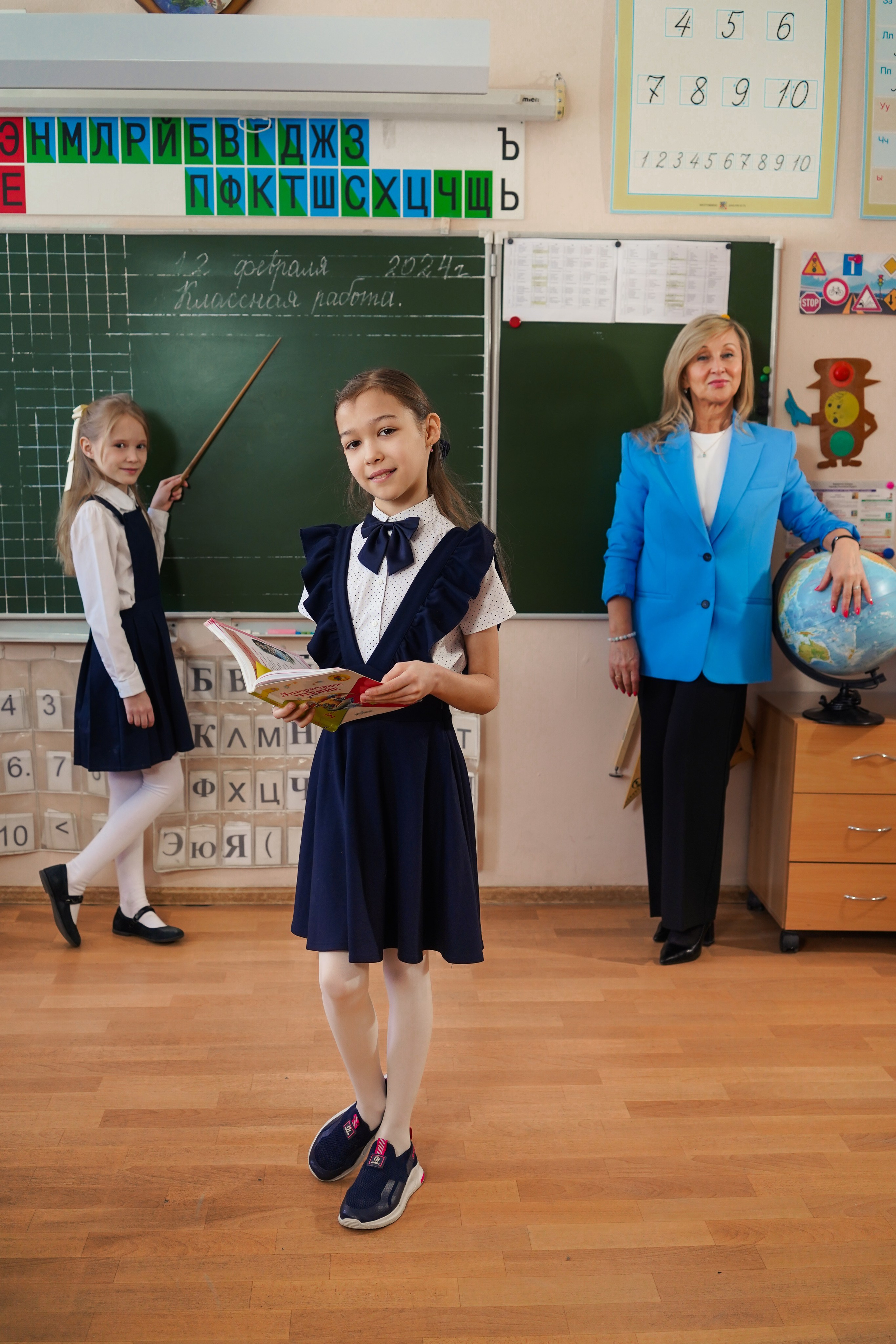 Выпускные альбомы, 4 класс Школа № 175 школьная фотосессия. Семейный и портретный фотограф в Екатеринбурге Анна Лобанова