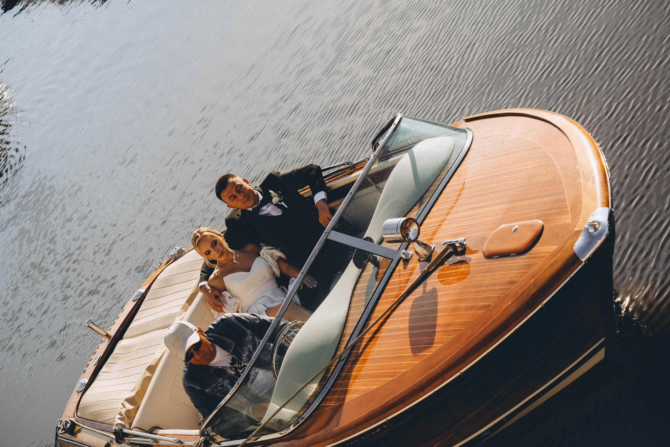 СВАДЕБГНАЯ ПРОГУЛКА ПО КАНАЛ САНКТ-ПЕТЕРБУРГА НА КАТЕРЕ. Профессиональный фотограф, Санкт-Петербург — Виктория Богомолова