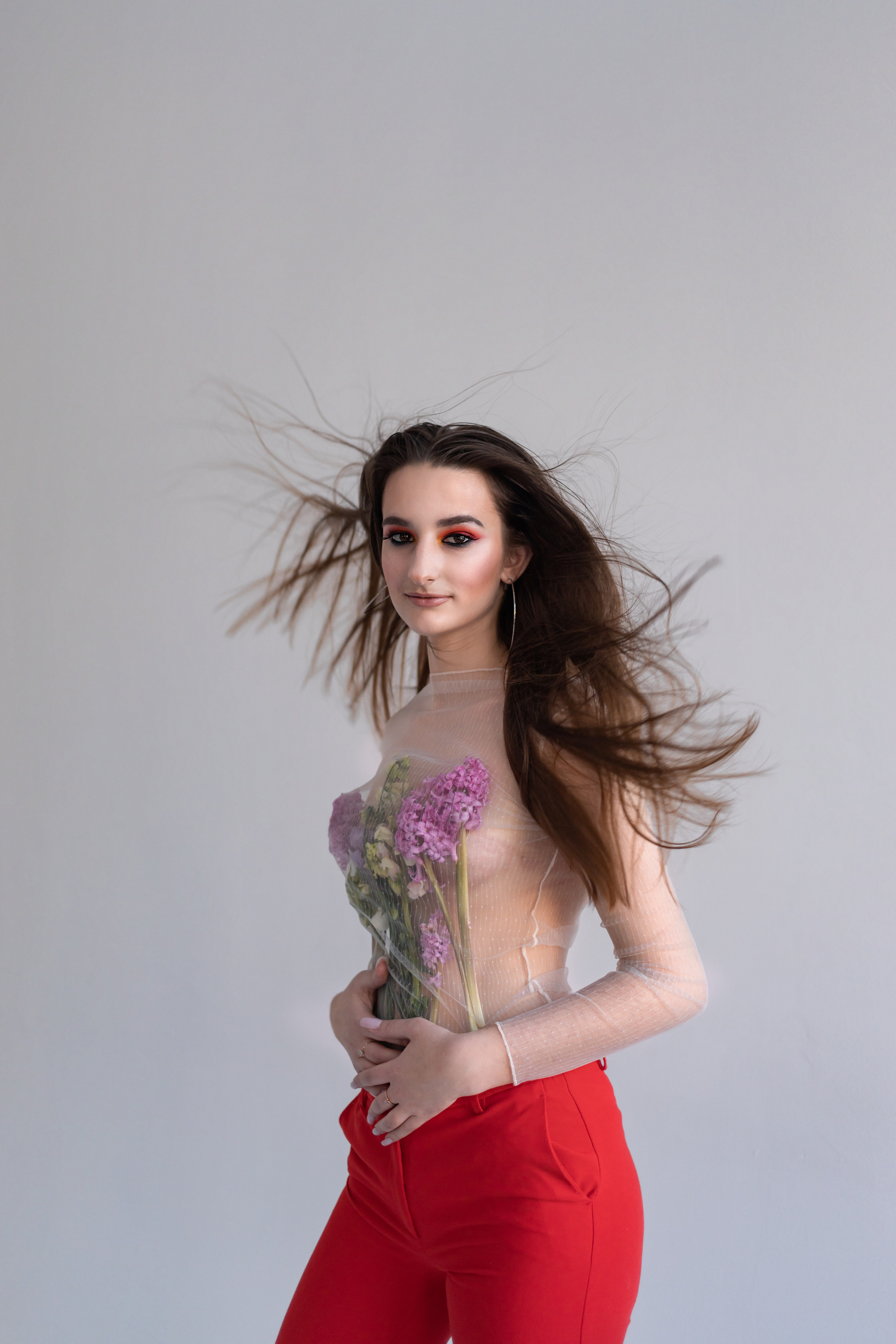 ЖЕНСКАЯ СЪЕМКА В СТУДИИ