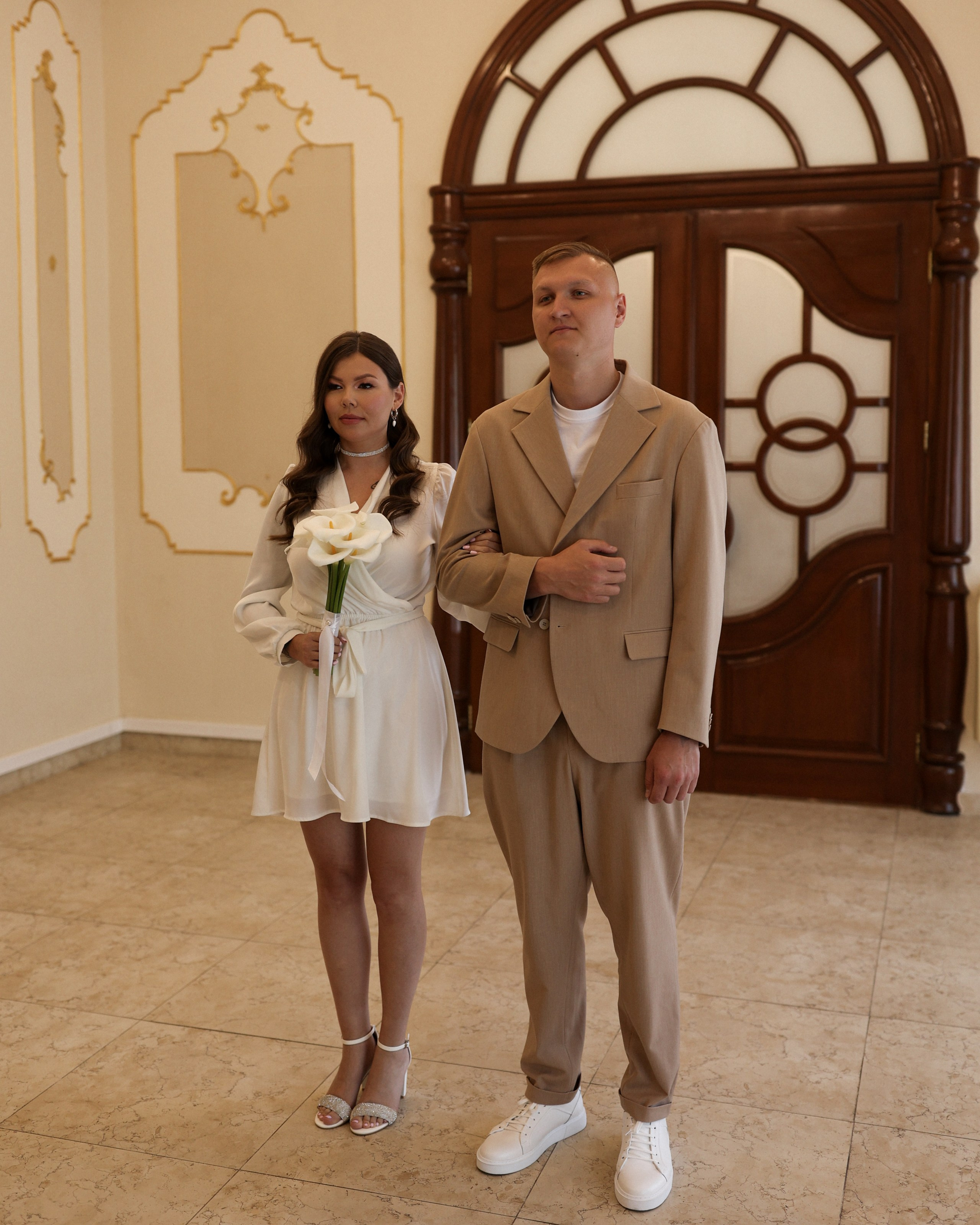 Роспись и прогулка в старом Херсонесе. Фотограф в Севастополе и Крыму Артем Волобуев