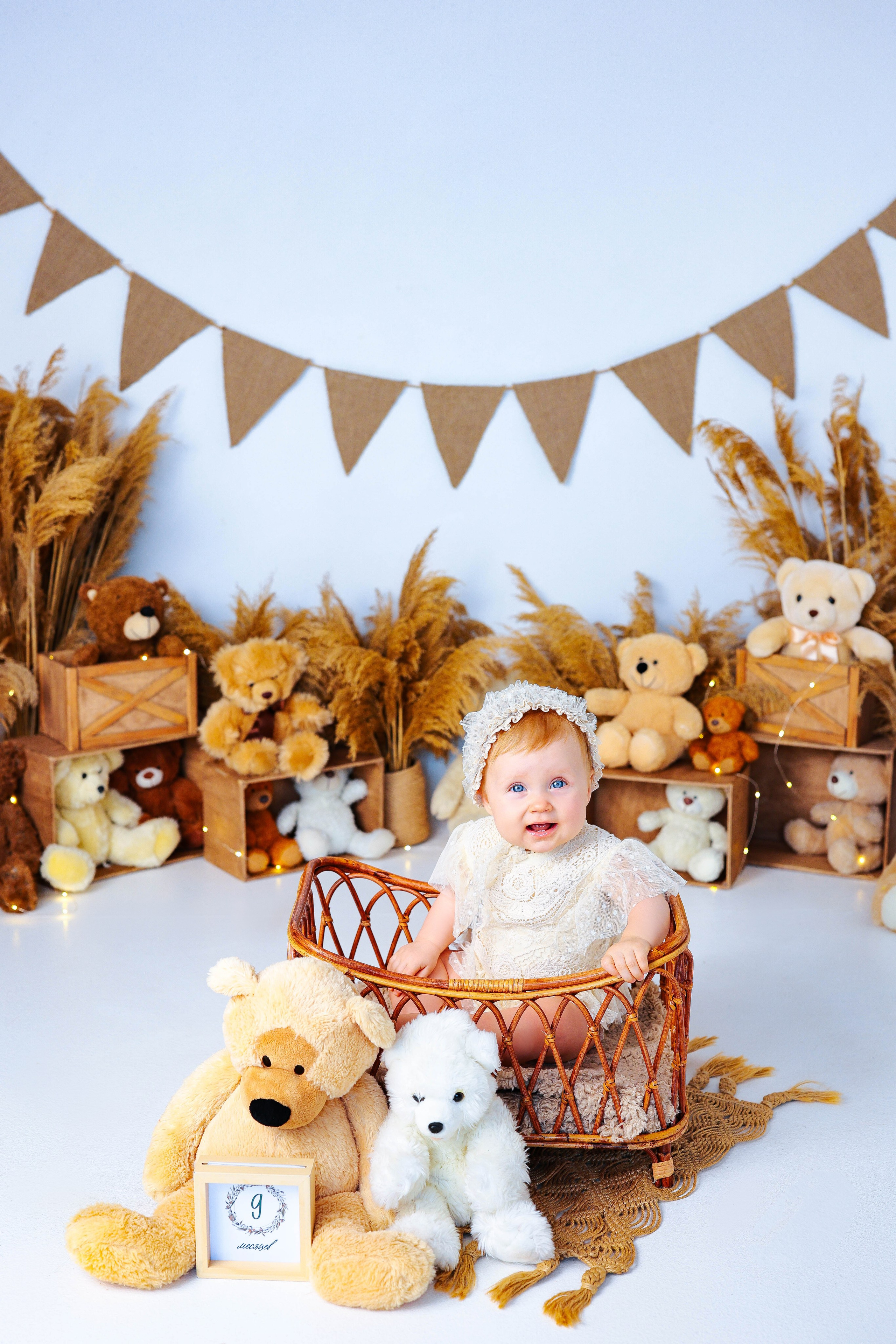 Малышки Антураж