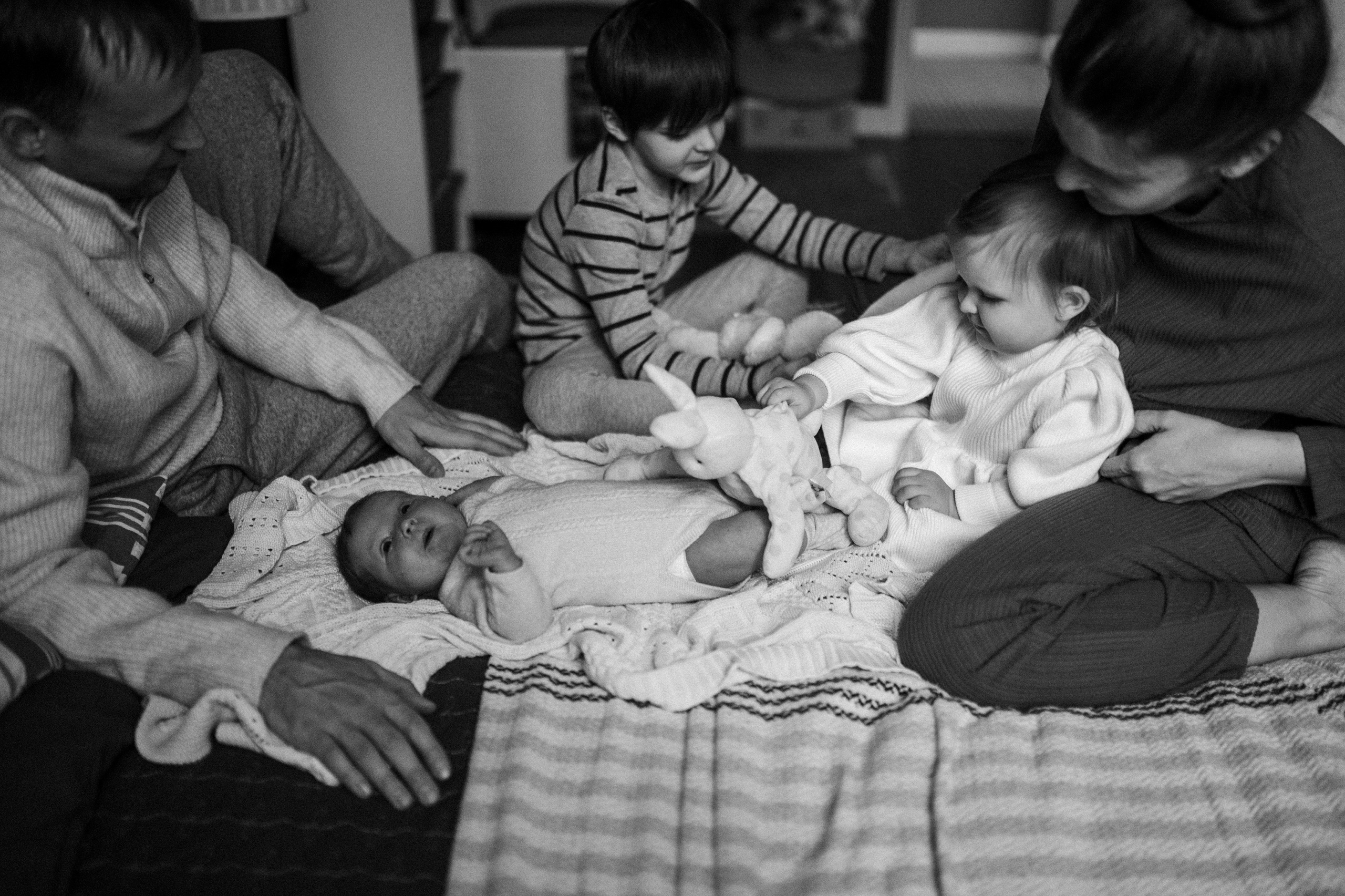 Дима, Нелли, Марк, Нина и Кира дома. Семейный и свадебный lifestyle-фотограф в Москве Мария Петрова