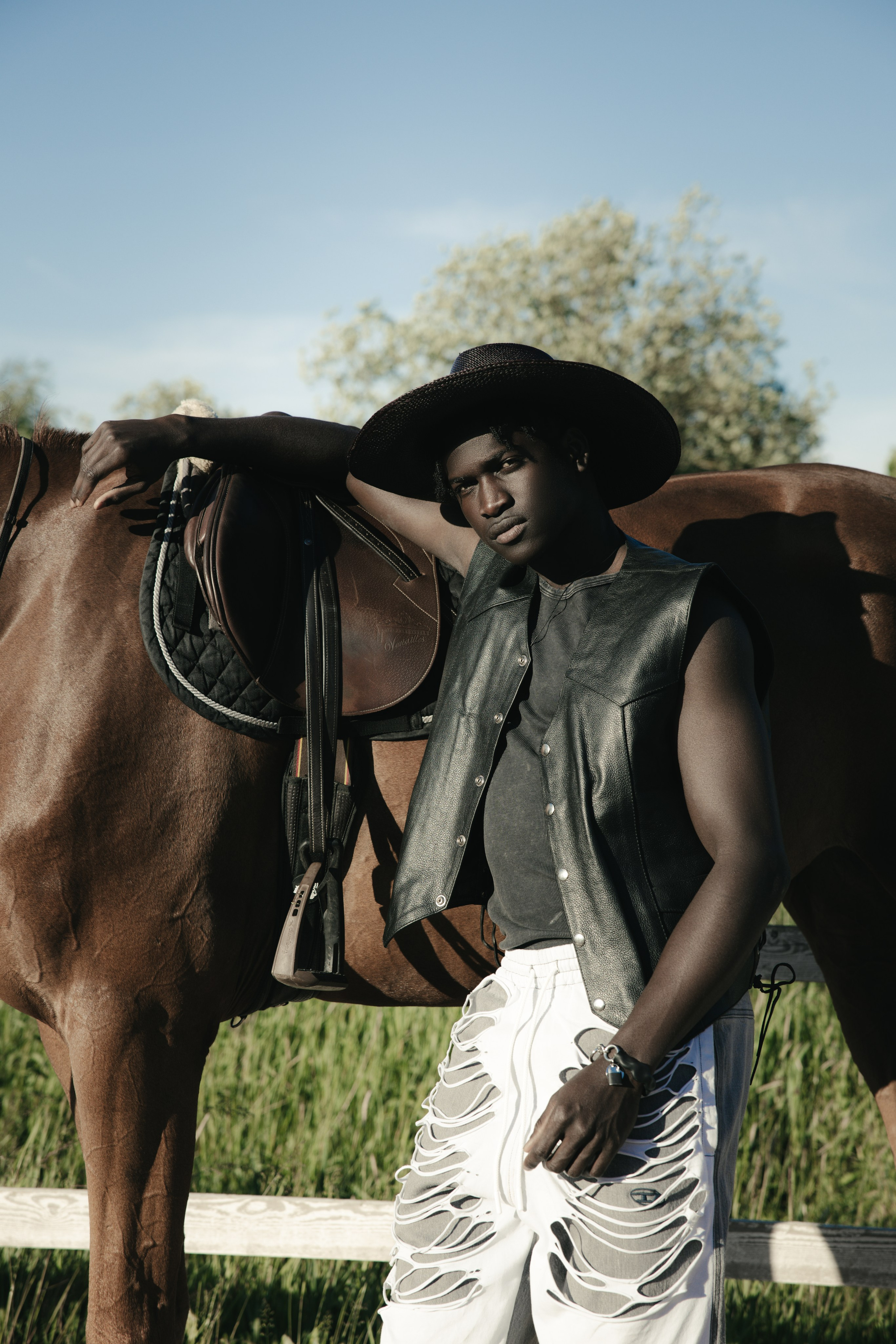 Western. Photographer. Producer. Retoucher