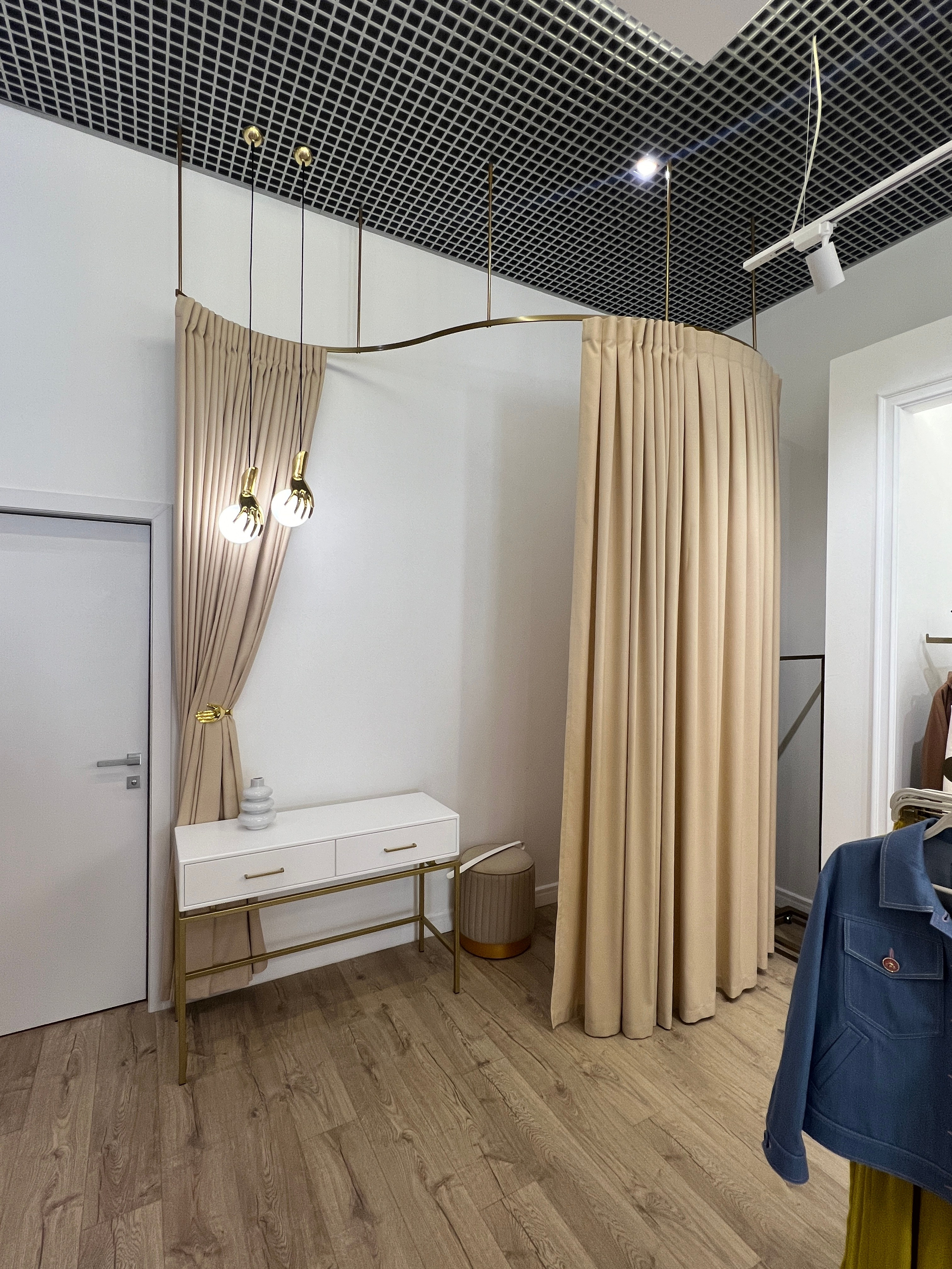 ТОРГОВЫЕ ЗАЛЫ, ОФИС «ANNA VERDI». Студия дизайна интерьеров FORMA