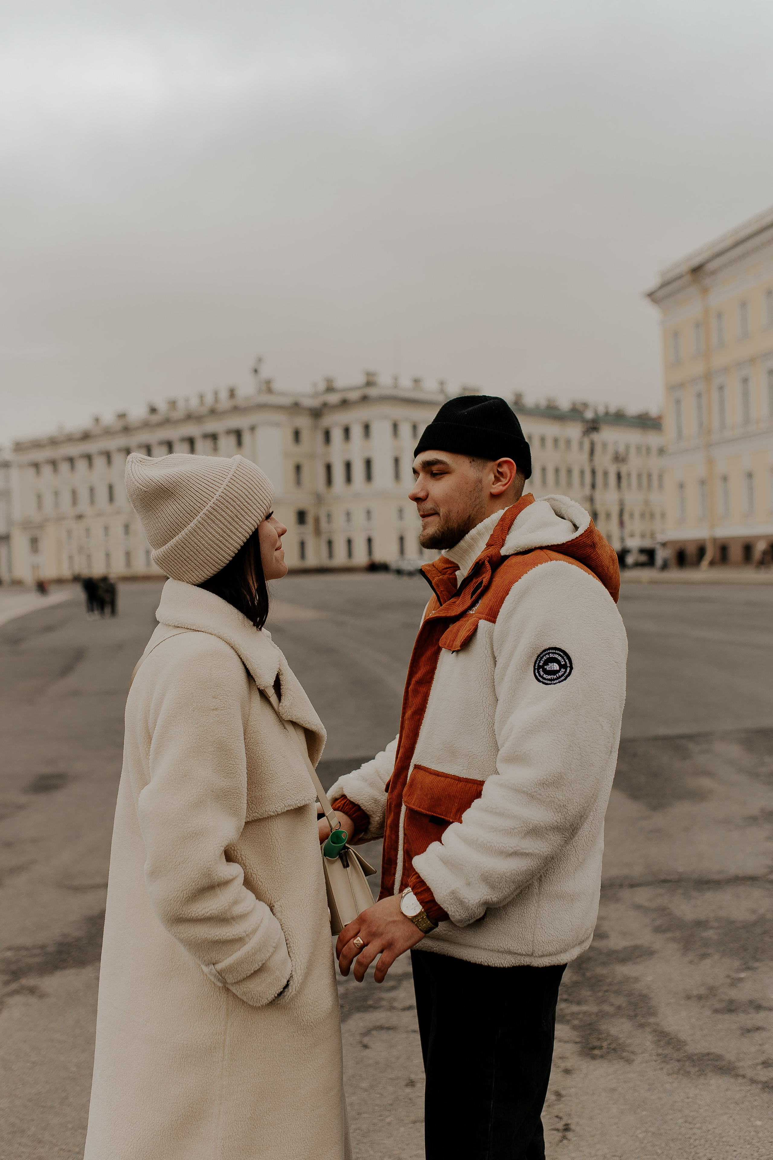 Lovestory на дворцовой площади. Фотограф в Санкт-Петербурге Лиза Семченкова