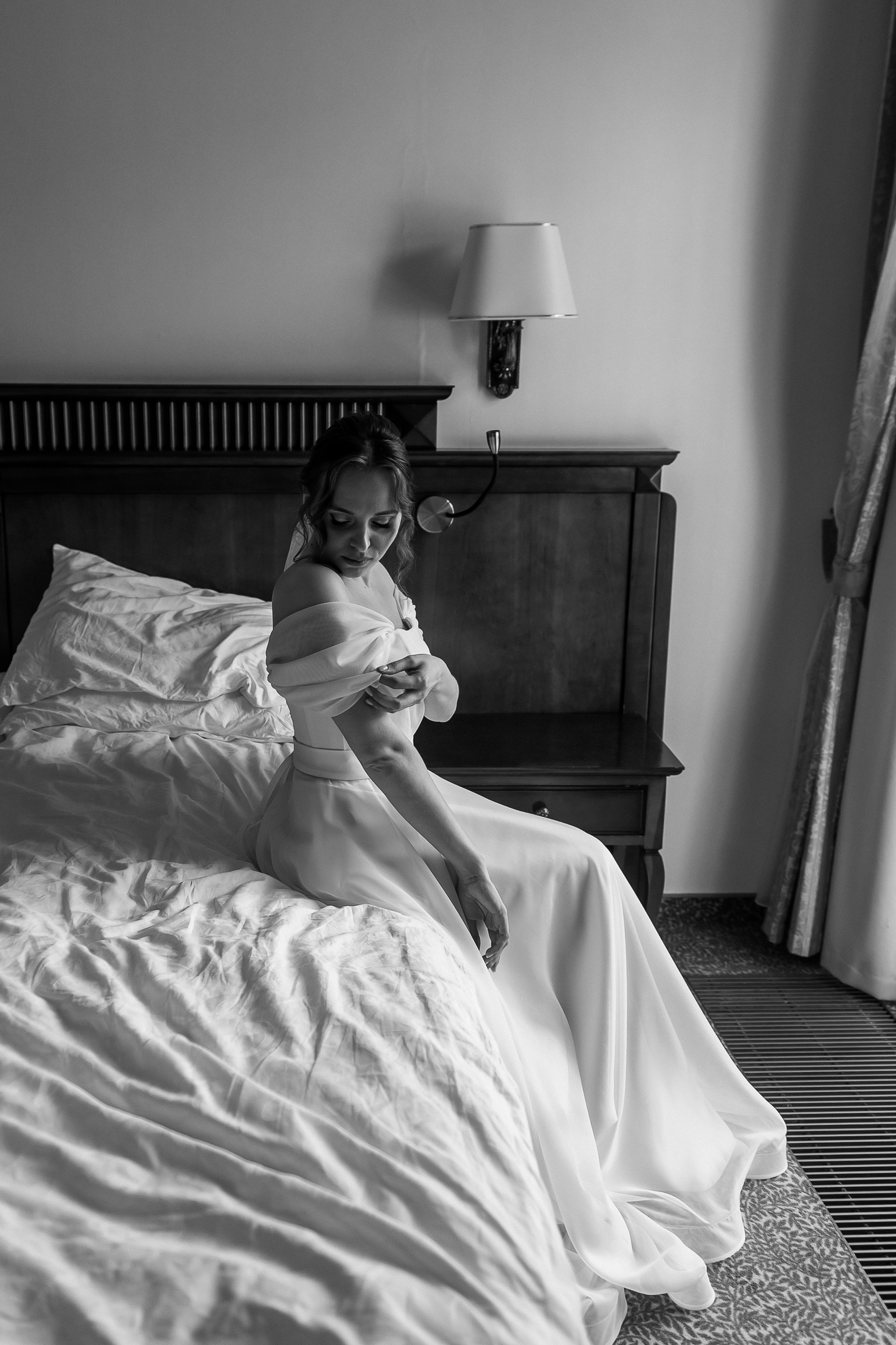 Черно-белый портрет невесты