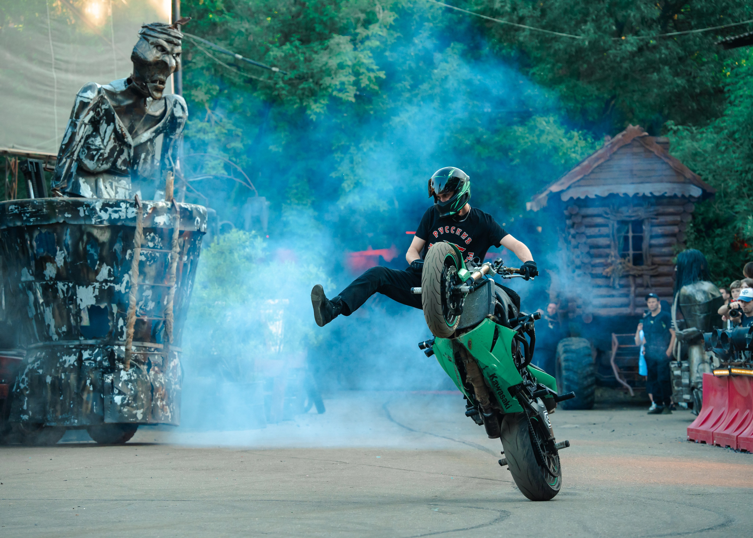 Выпускной Байк Центр «Ночные волки». Крамер Юлиана детский и семейный фотограф