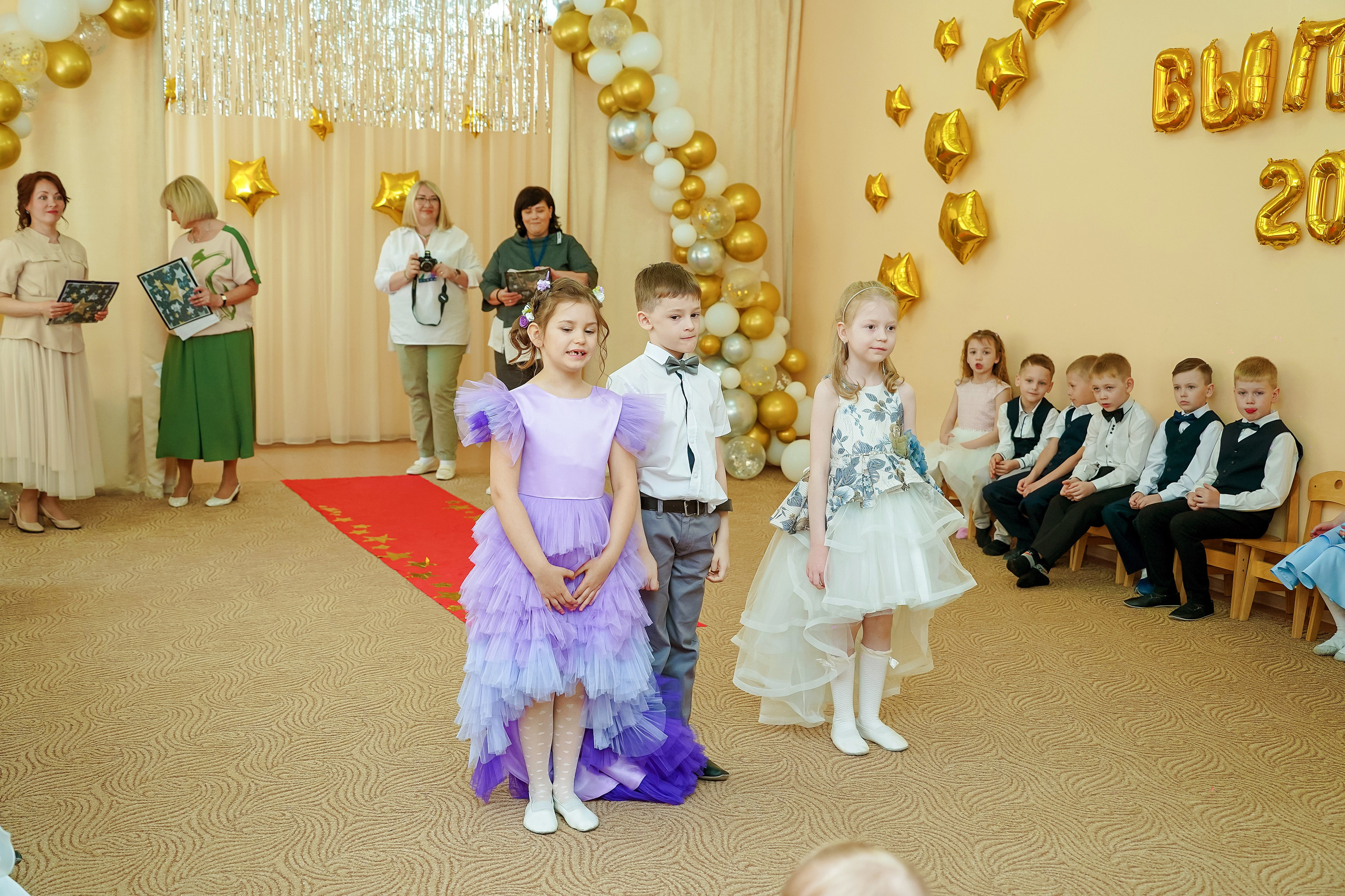 Фотосъемка видеосъёмка фотограф видеооператор новогодних утренников  в. Фотограф, видеооператор Нина Коршунова