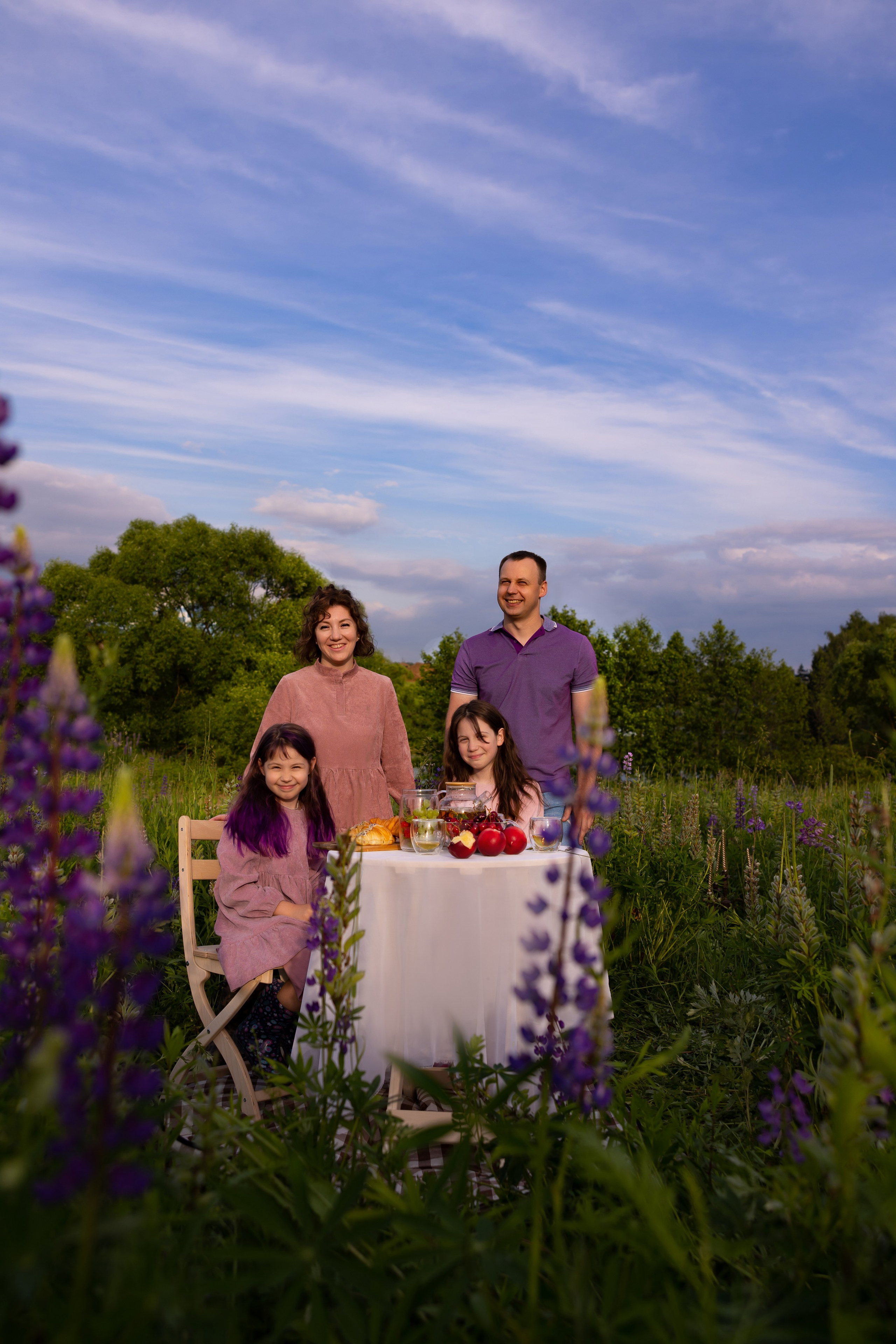 Пикник в люпиновом поле. Сказочный фотограф для Вас и Вашей семьи