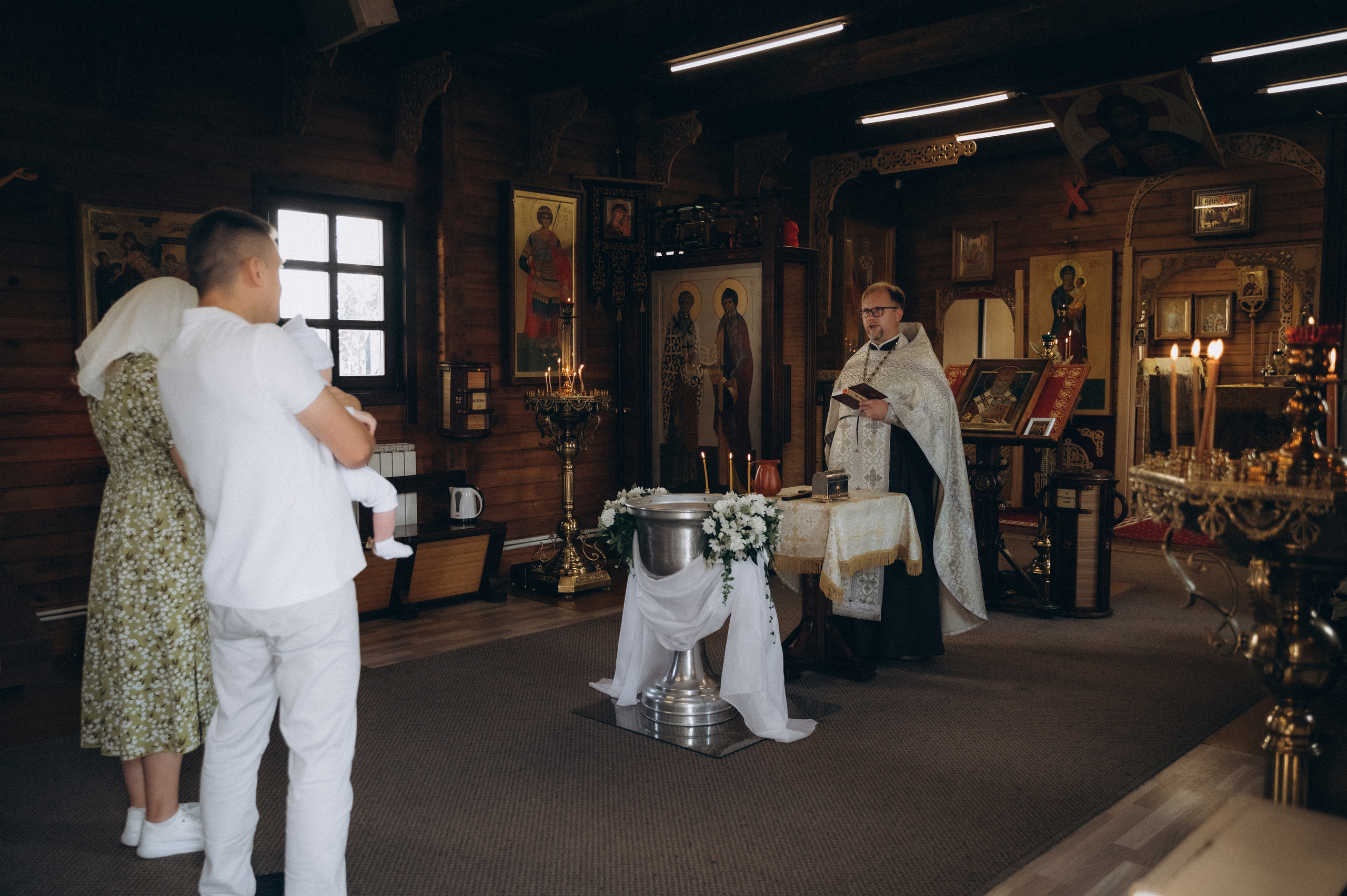 Крещение Марка (ХРАМ СВЯТИТЕЛЯ НИКОЛАЯ ЯПОНСКОГО). Семейный фотограф в Минске Дарья Дреко