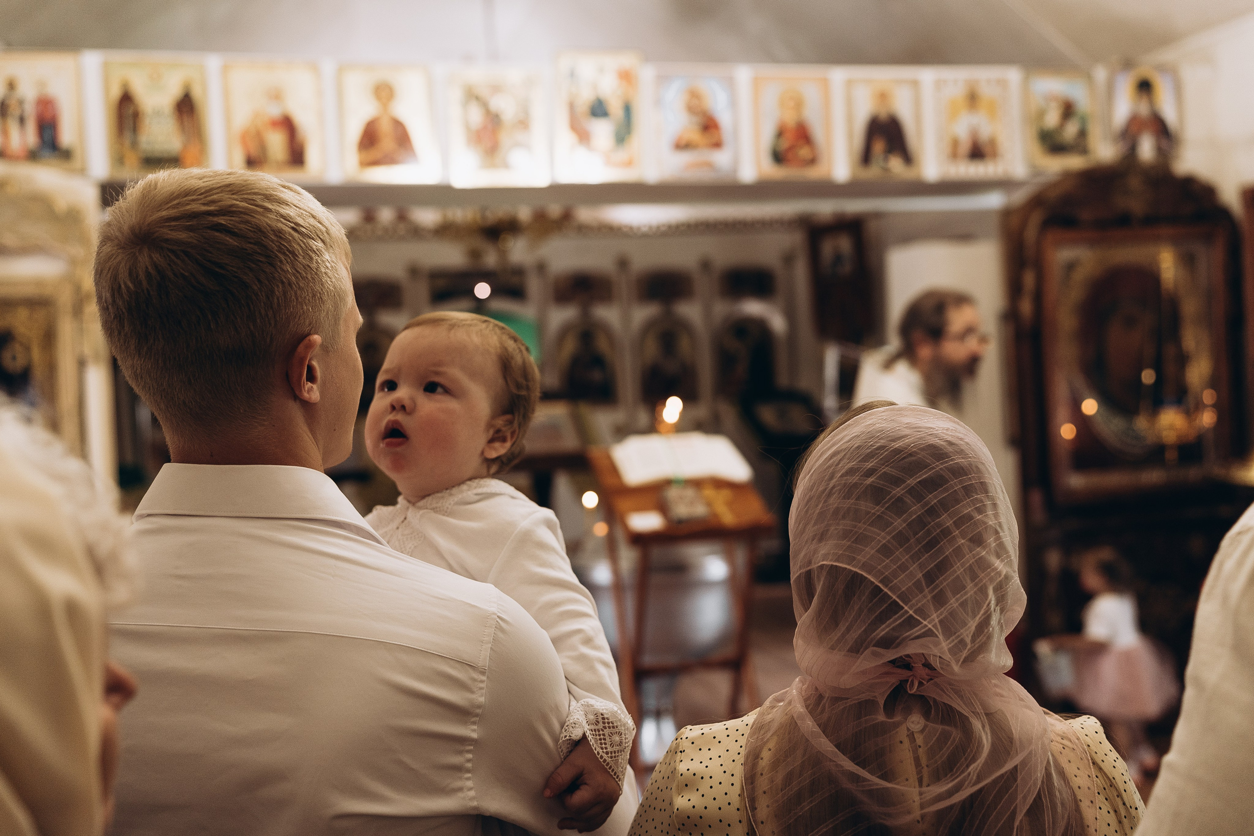 Крещение Михаила в Свято-Никольском храме. Семейный и домашний фотограф в Уфе Ирина Гарасюта