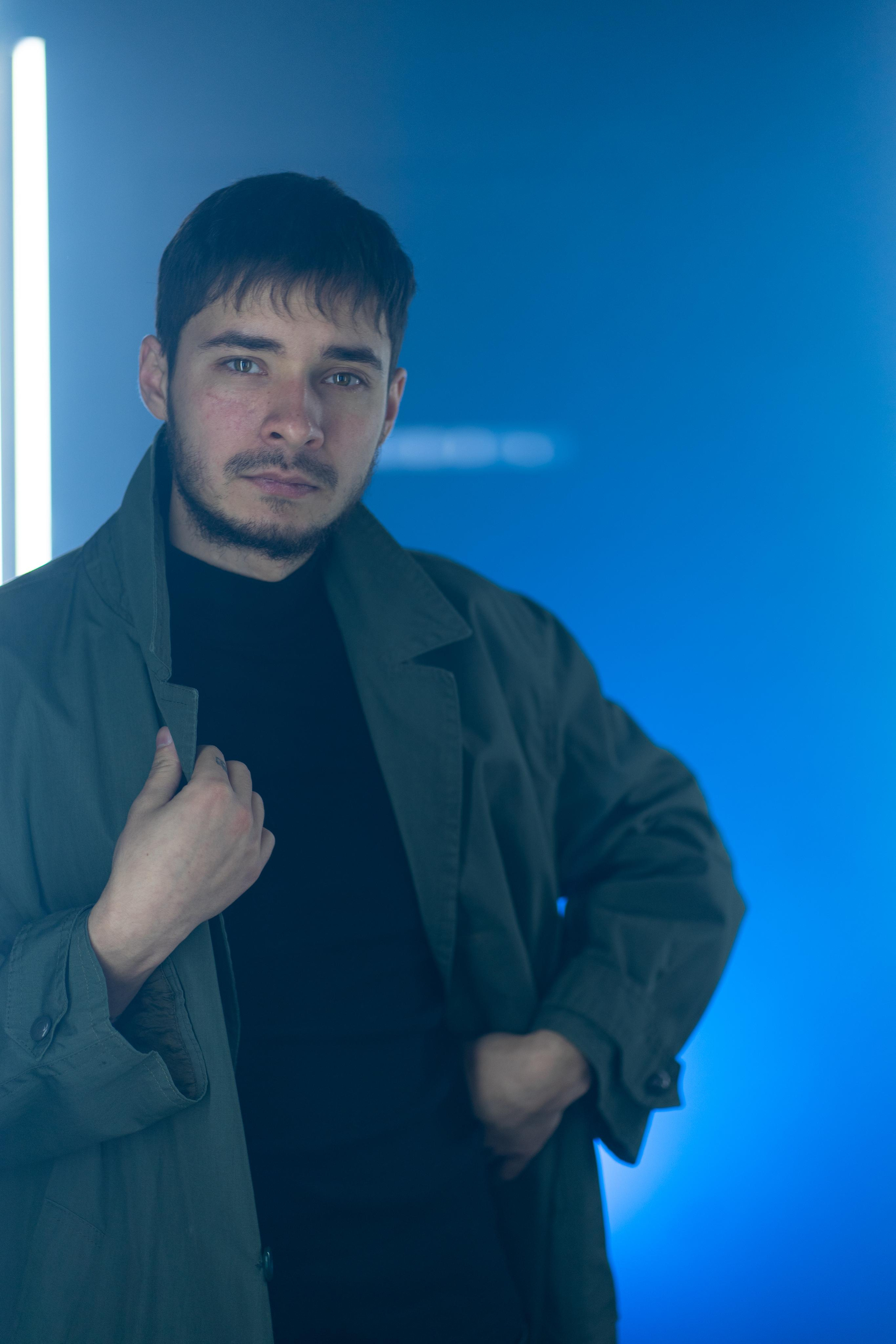 Кирилл, Зелёный плащ. Фотограф Ахмедов Эльдар Чита