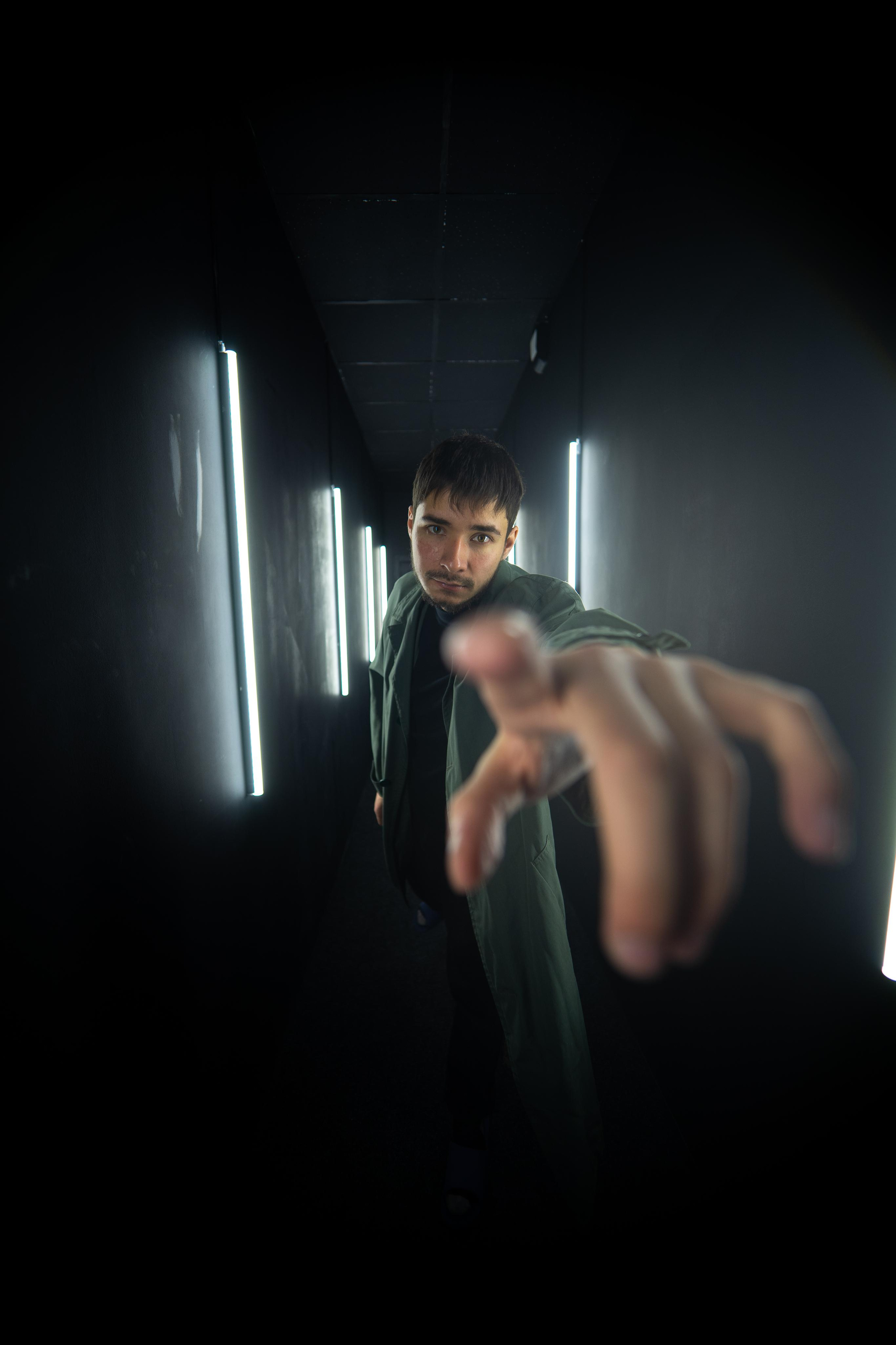 Кирилл, Зелёный плащ. Фотограф Ахмедов Эльдар Чита