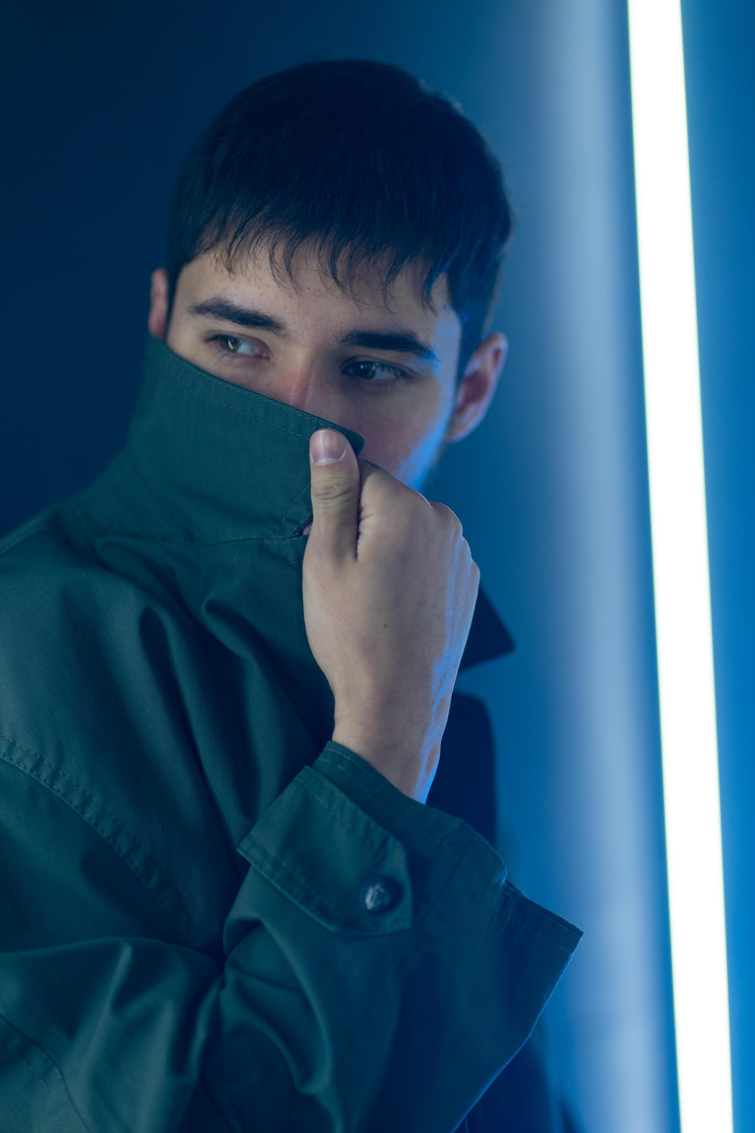 Кирилл, Зелёный плащ. Фотограф Ахмедов Эльдар Чита