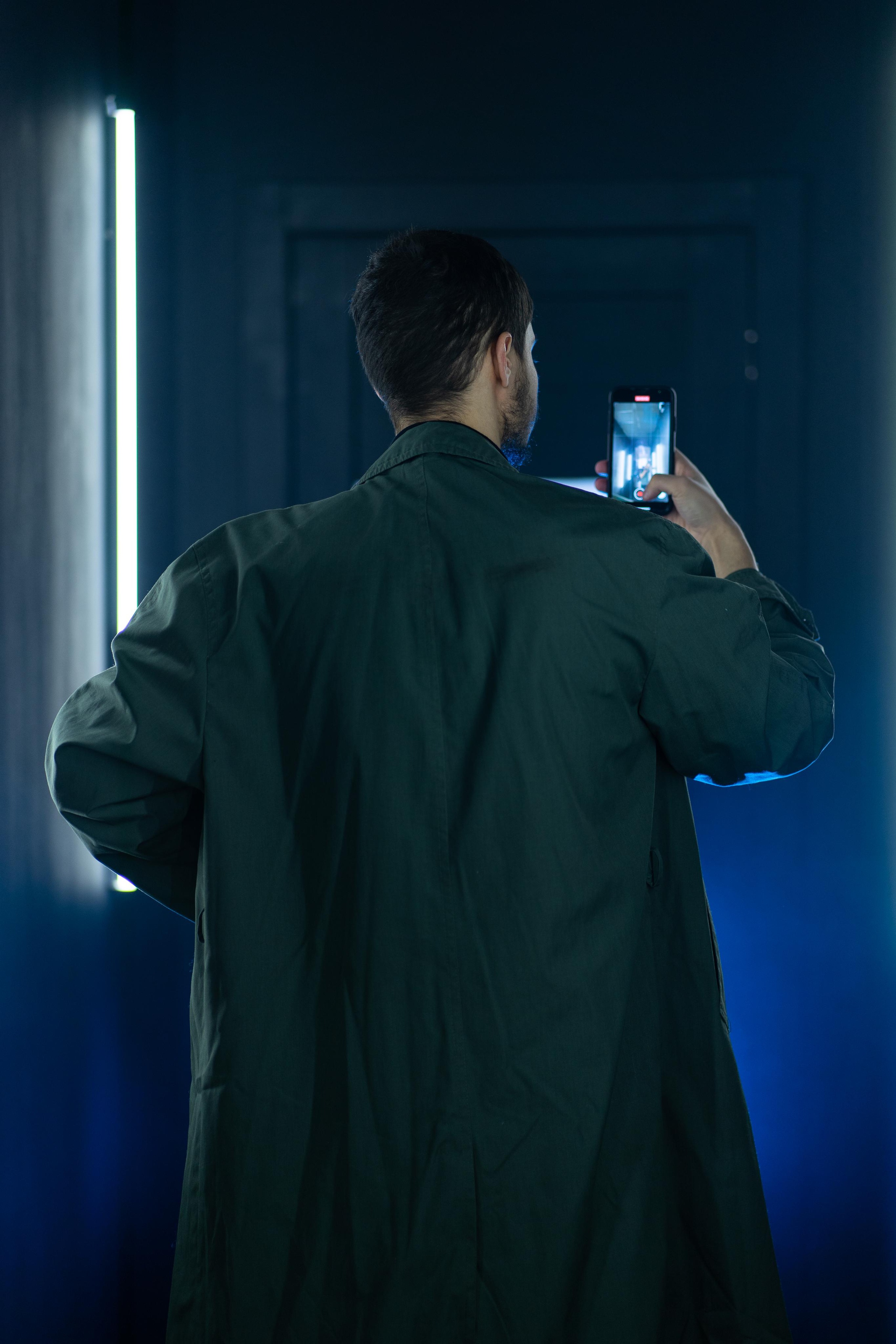 Кирилл, Зелёный плащ. Фотограф Ахмедов Эльдар Чита