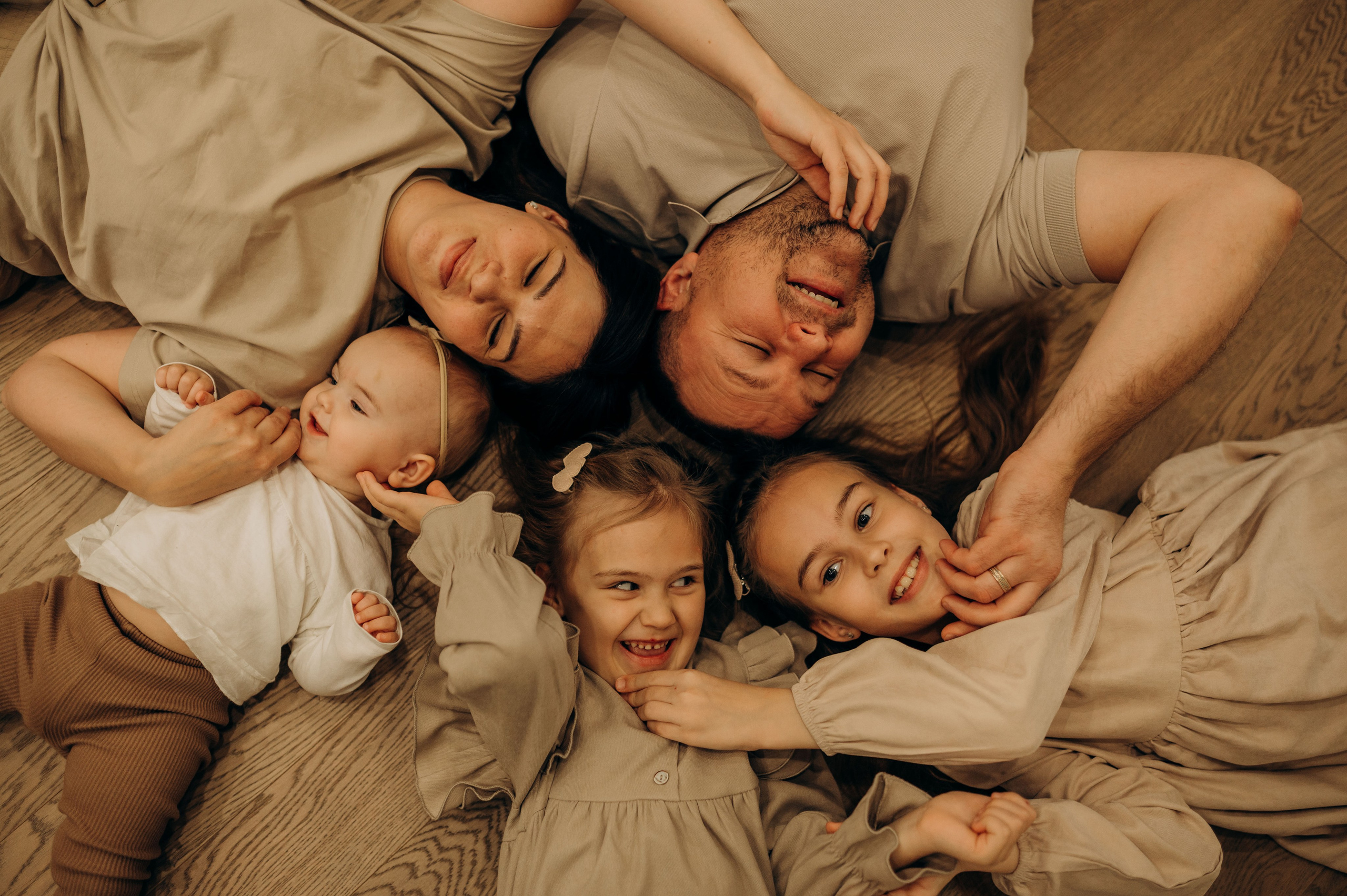 Годик младшей сестрёнке. Семейный фотограф в Домодедово и Москве Елена Пичугина