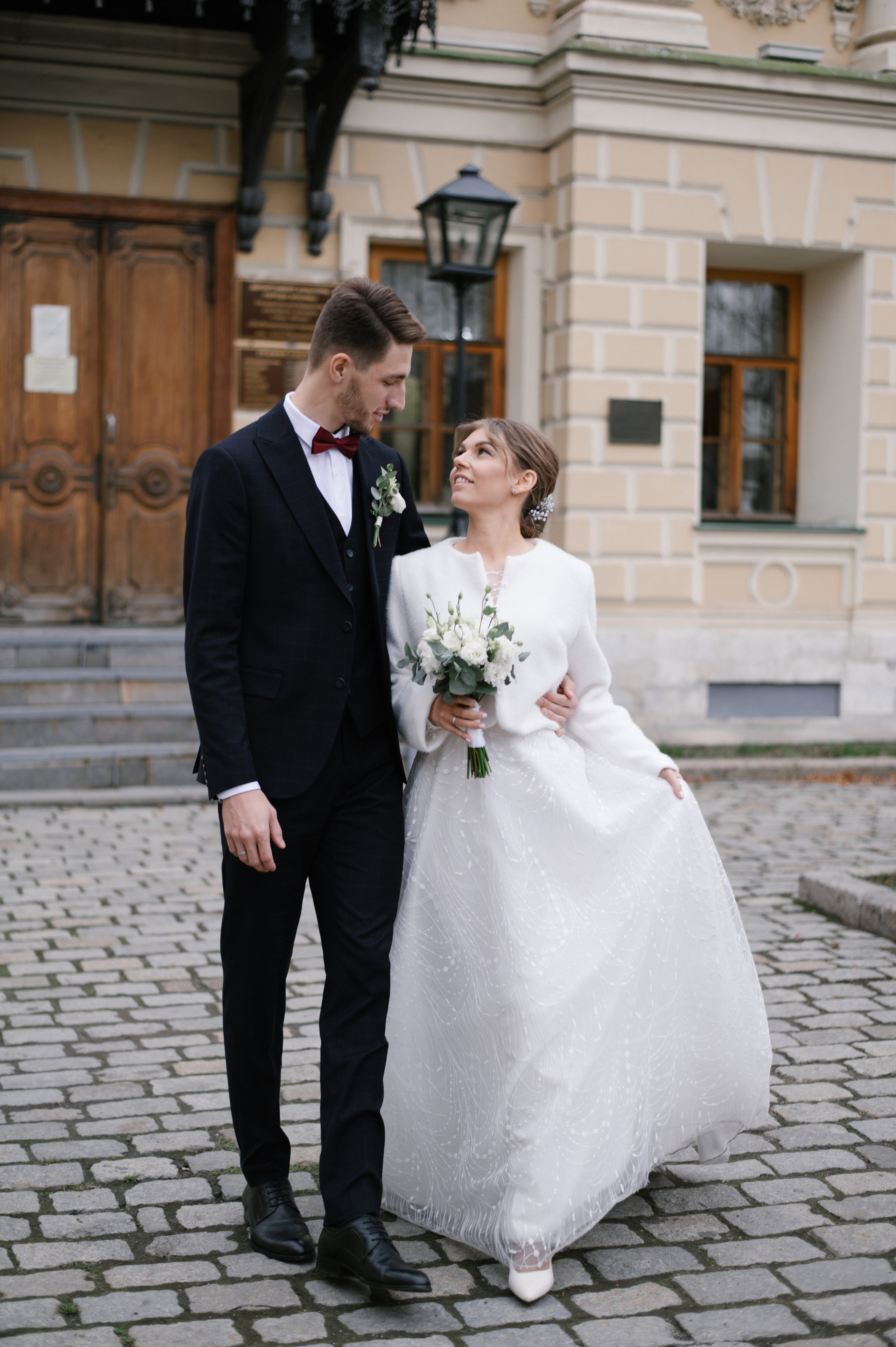 Свадебная фотосессия в Читальне имени Пушкина и камерный банкет в ресторане «Гусятникоff». Семейный и свадебный фотограф в Москве Татьяна Николаева