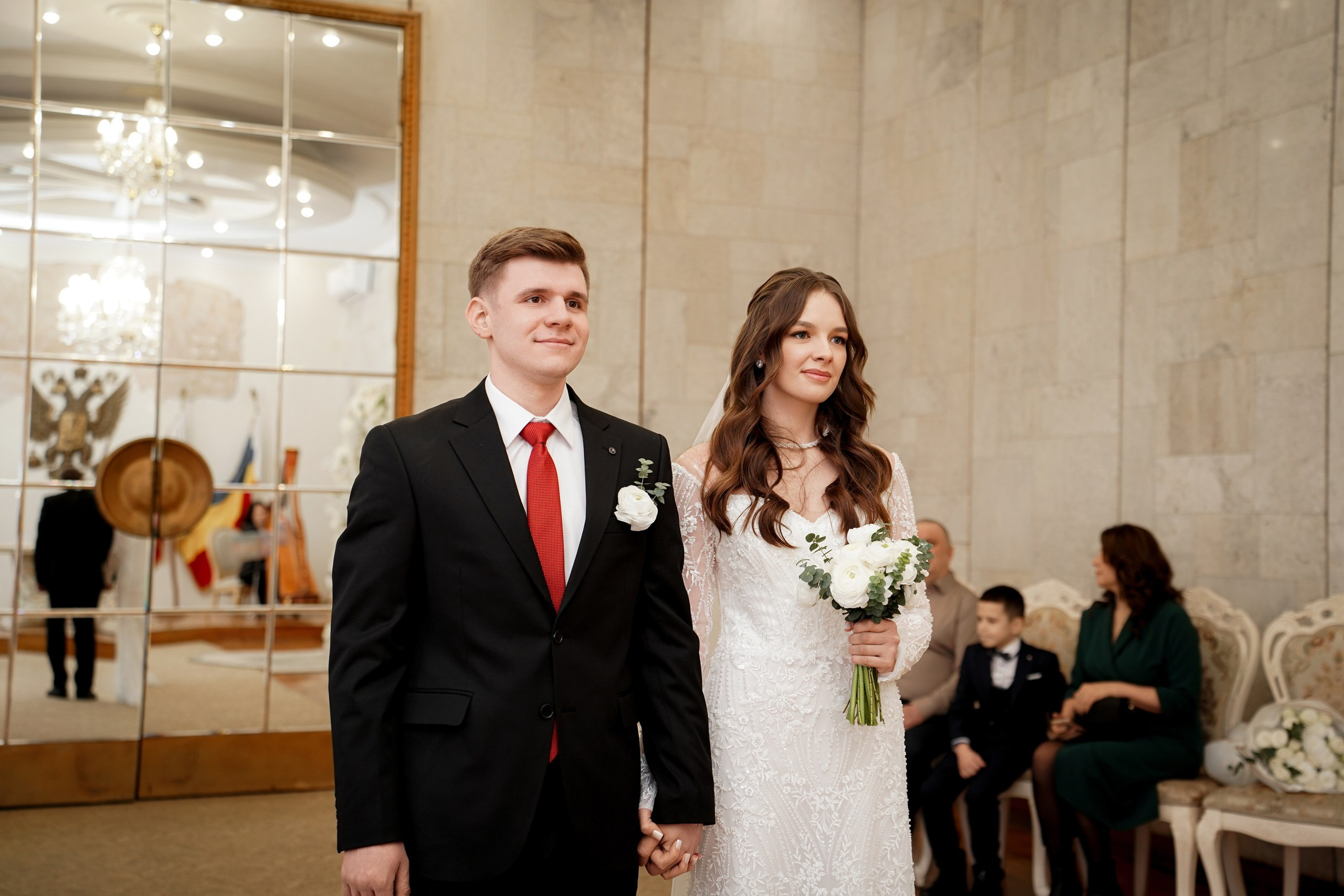 Красивая свадебная фотосессия в Кировском ЗАГСе. Готовые фото от 7 дней! Фотограф Ростов. Свадебный фотограф в Ростове-на-Дону. Таинство Крещения и Венчания, семейные фотосессии. Алёна Чёботова