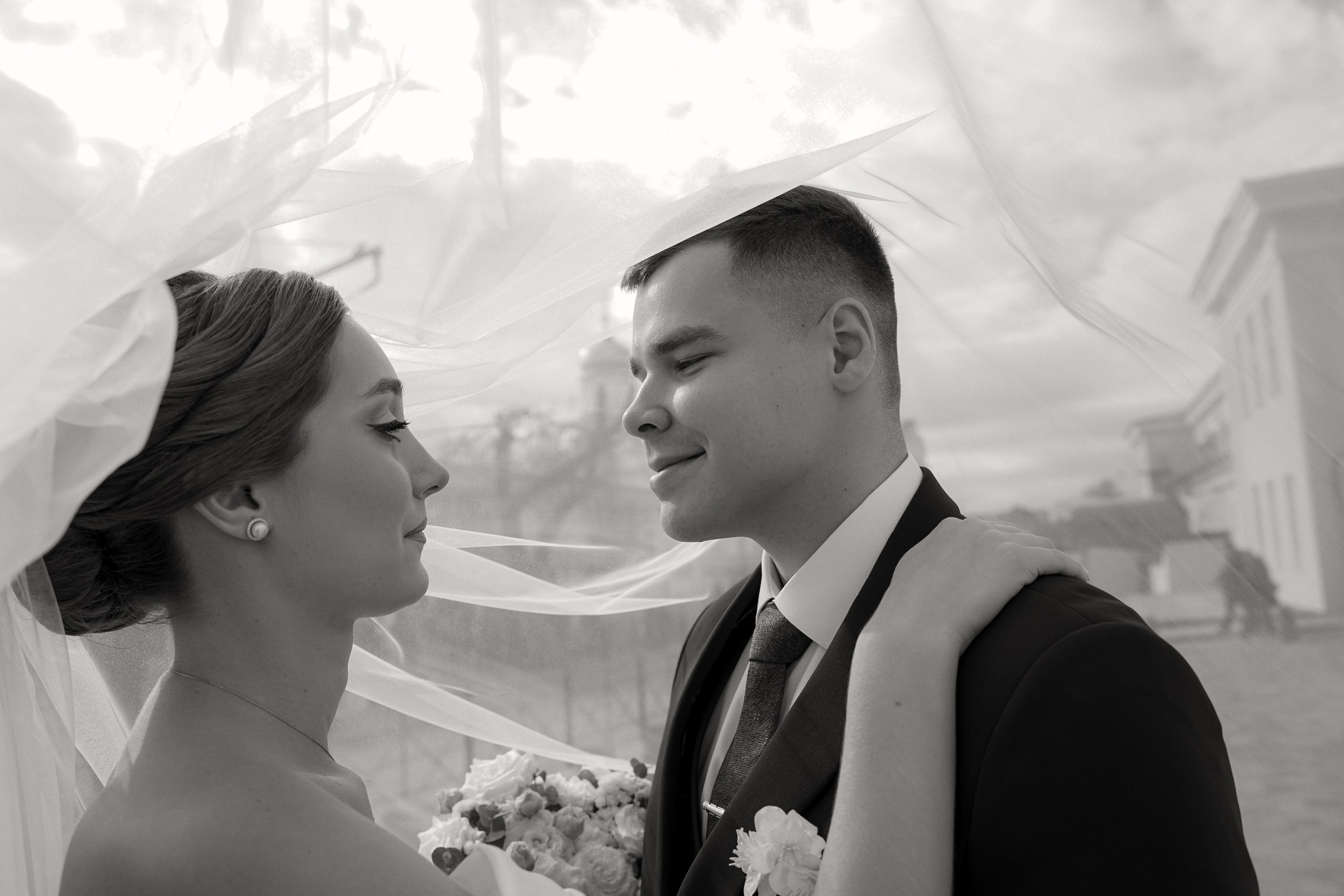 Свадебная фотосессия на Станиславского в районе собора Рождества Богородицы. Фотограф в Ростове-на-Дону Алёна Чёботова. Свадебный фотограф в Ростове-на-Дону. Таинство Крещения и Венчания, семейные фотосессии. Алёна Чёботова