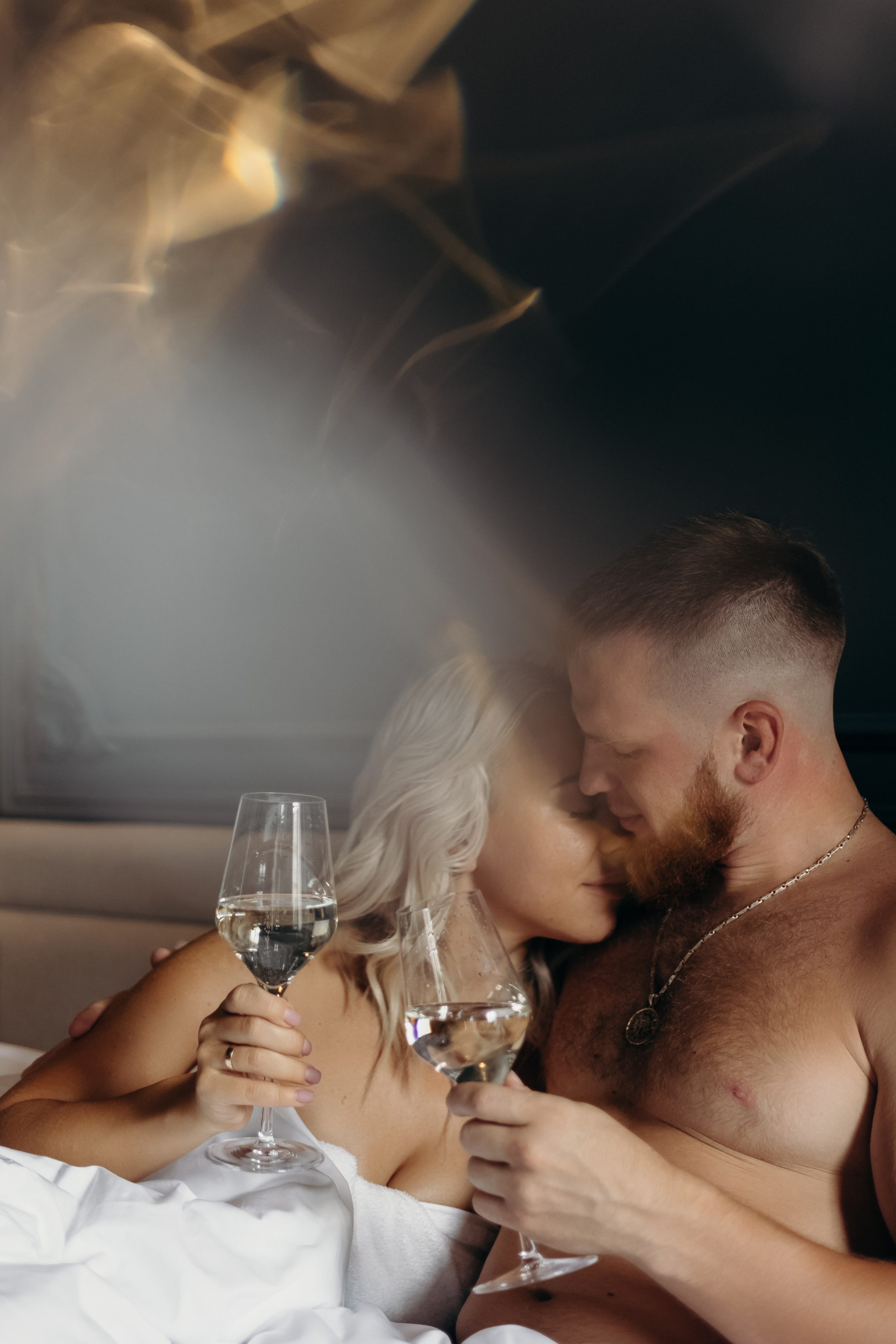 Александр и Елена (сборы, ресторан). Фотограф свадебный семейный в Красноярске Шукшина Наталья