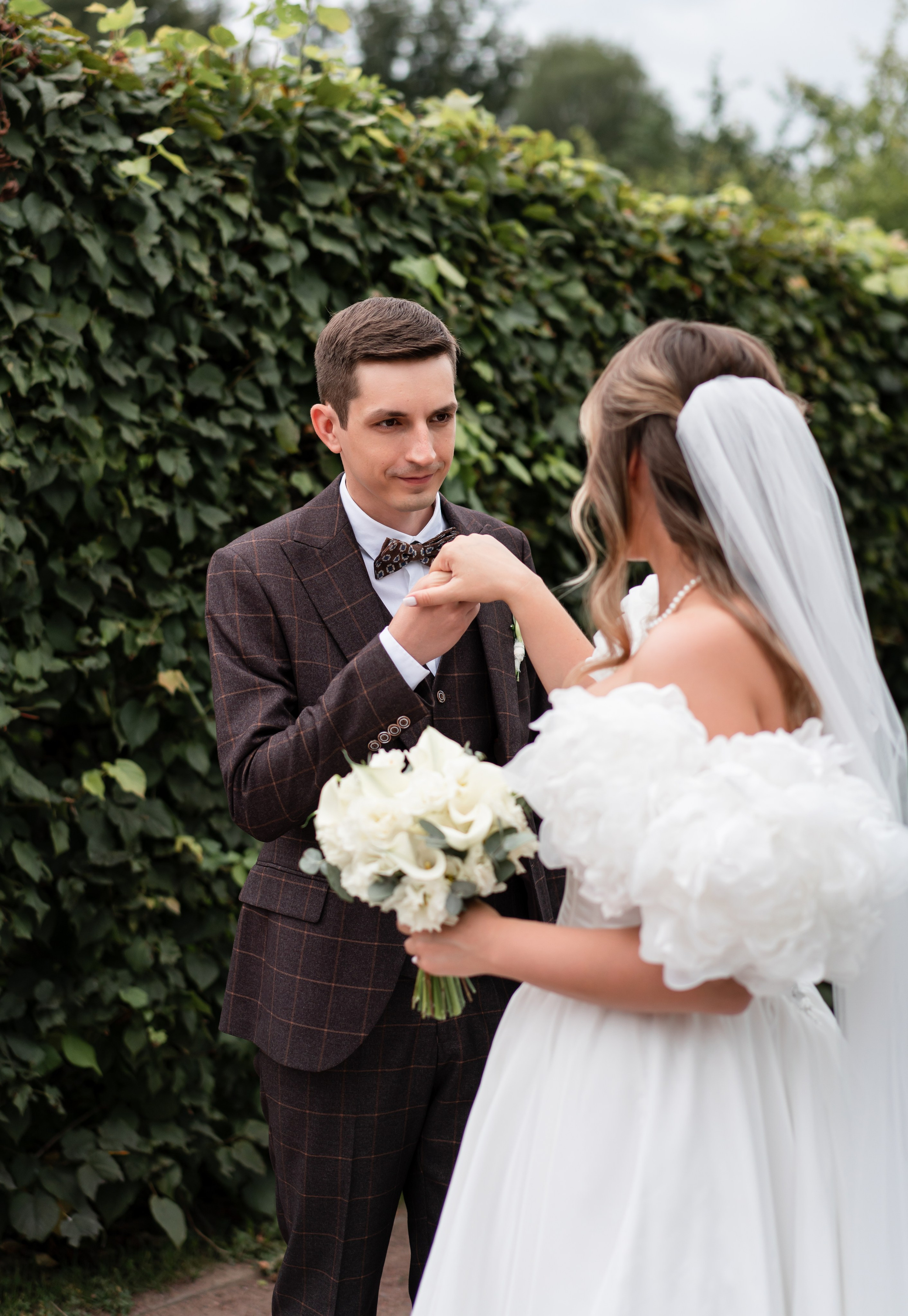 Свадебная фотосессия в отеле The St. Regis Moscow Nikolskaya. Свадебный фотограф Вера Климова