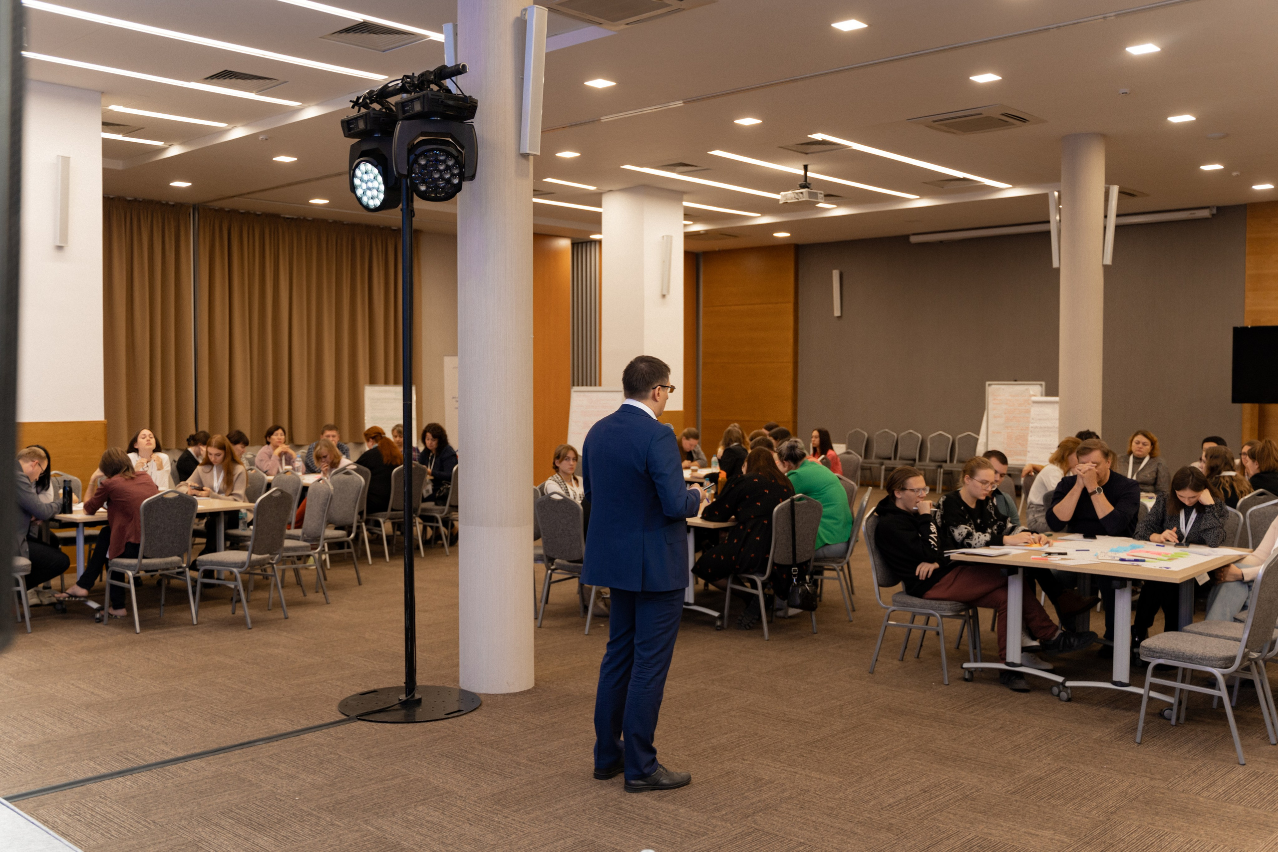 Окружной семинар в сфере профилактики от Росмолодежи в Амаксе 2024. Фотограф Надежда Погребняк | Рязань | Москва