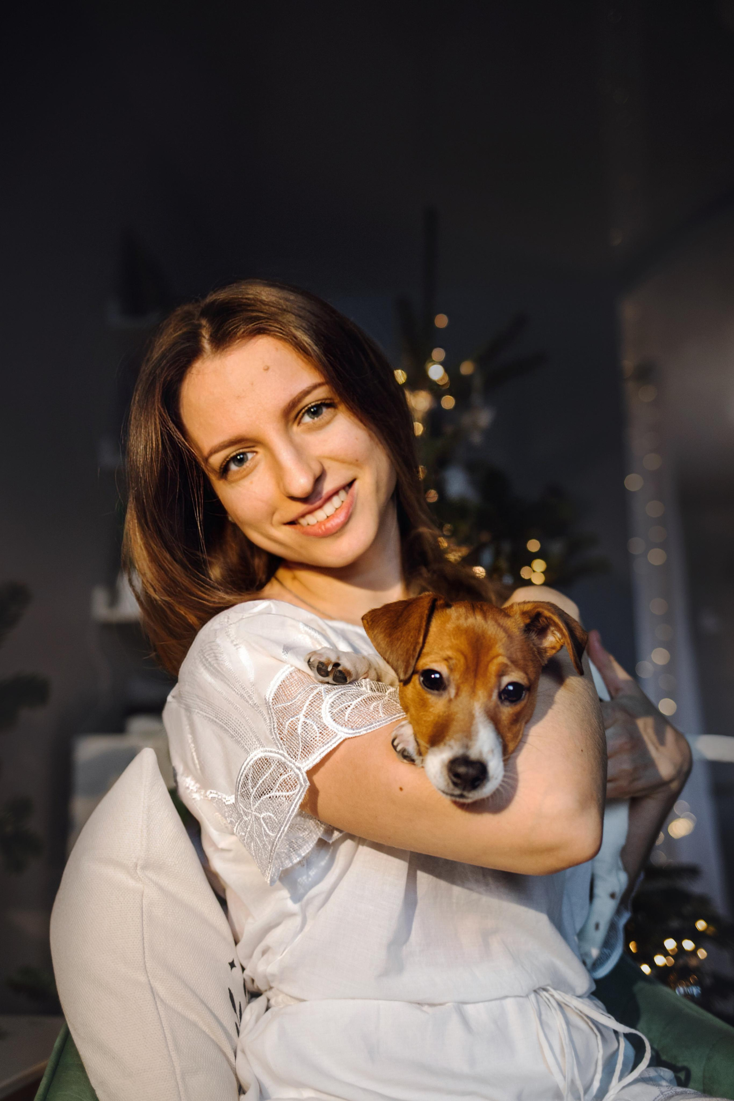 Новогодняя домашняя фотосессия с собакой