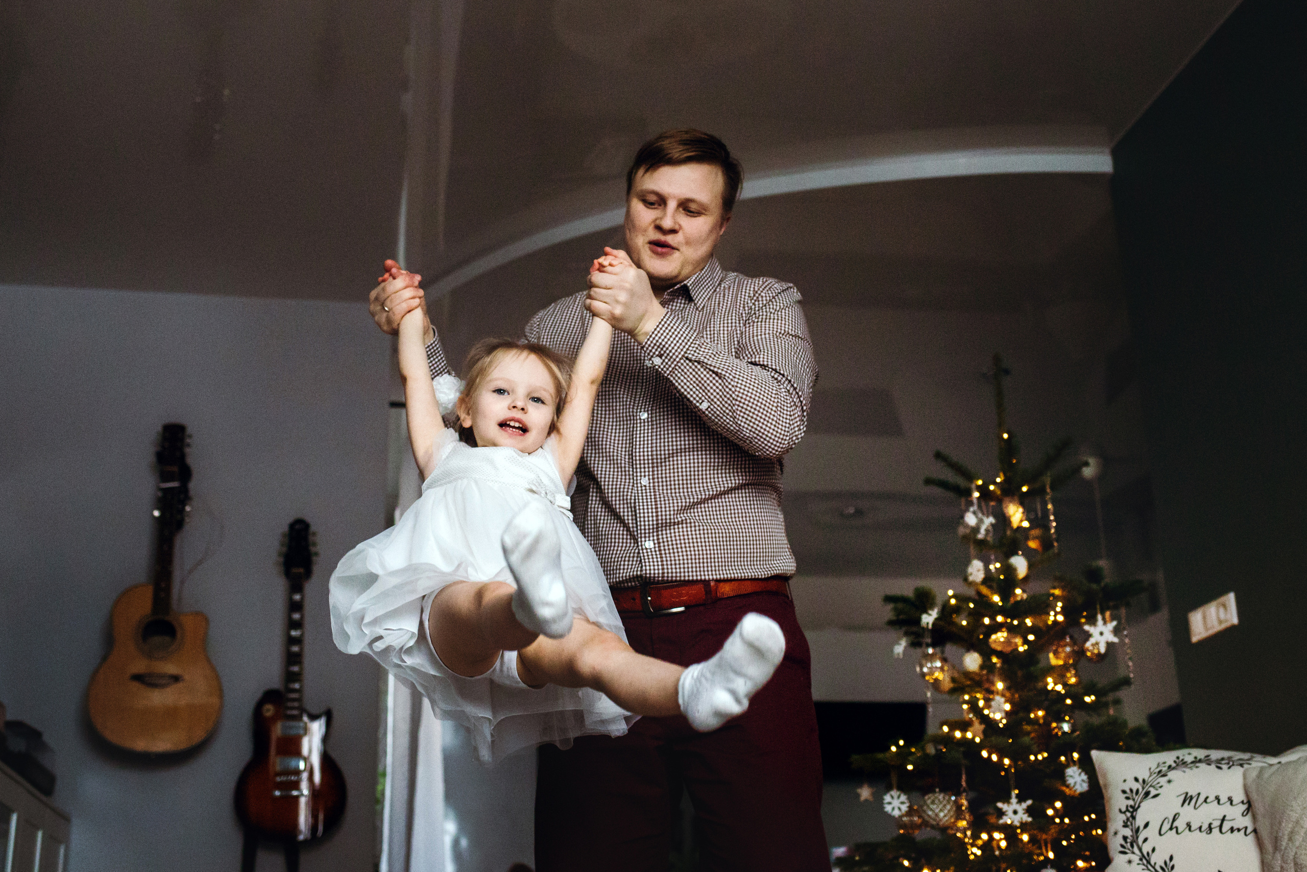 Новогодняя домашняя фотосессия с собакой