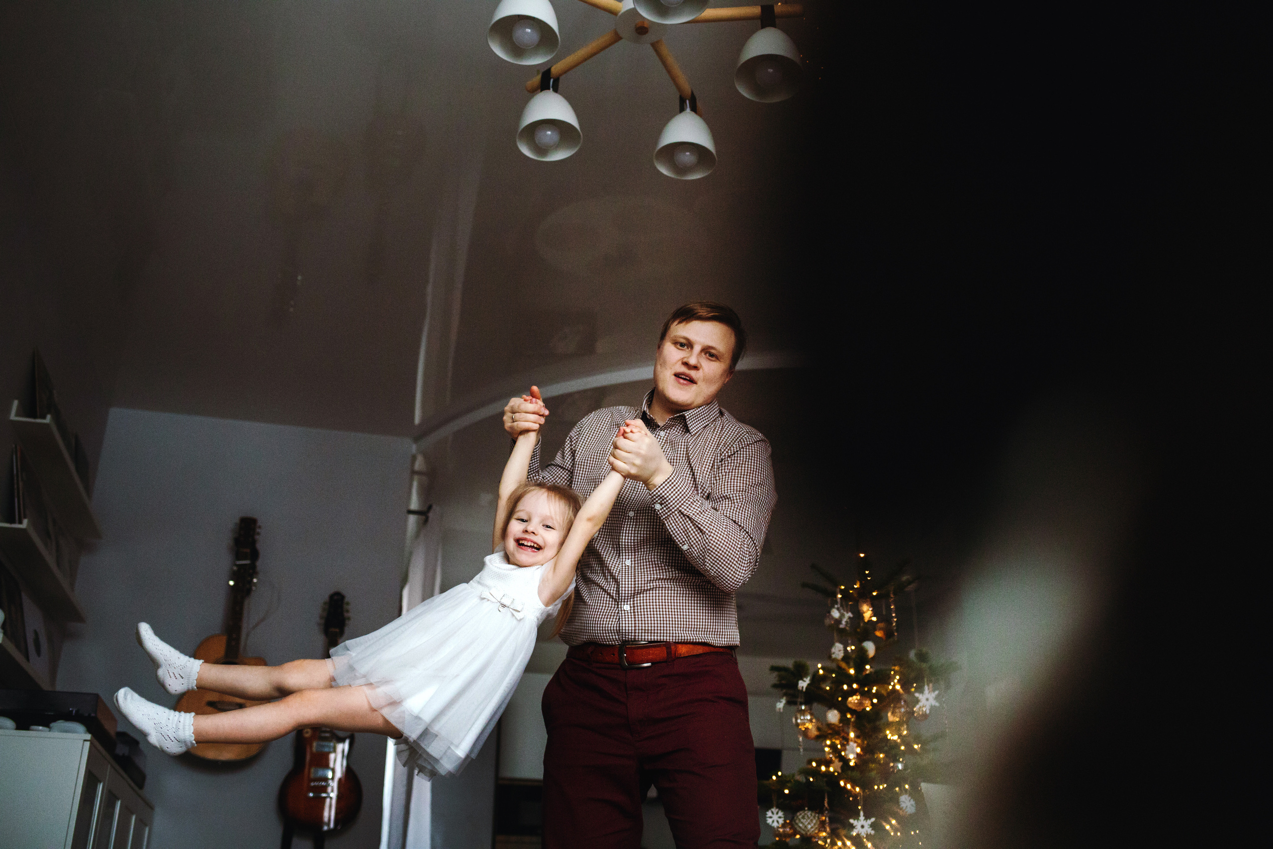 Новогодняя домашняя фотосессия с собакой