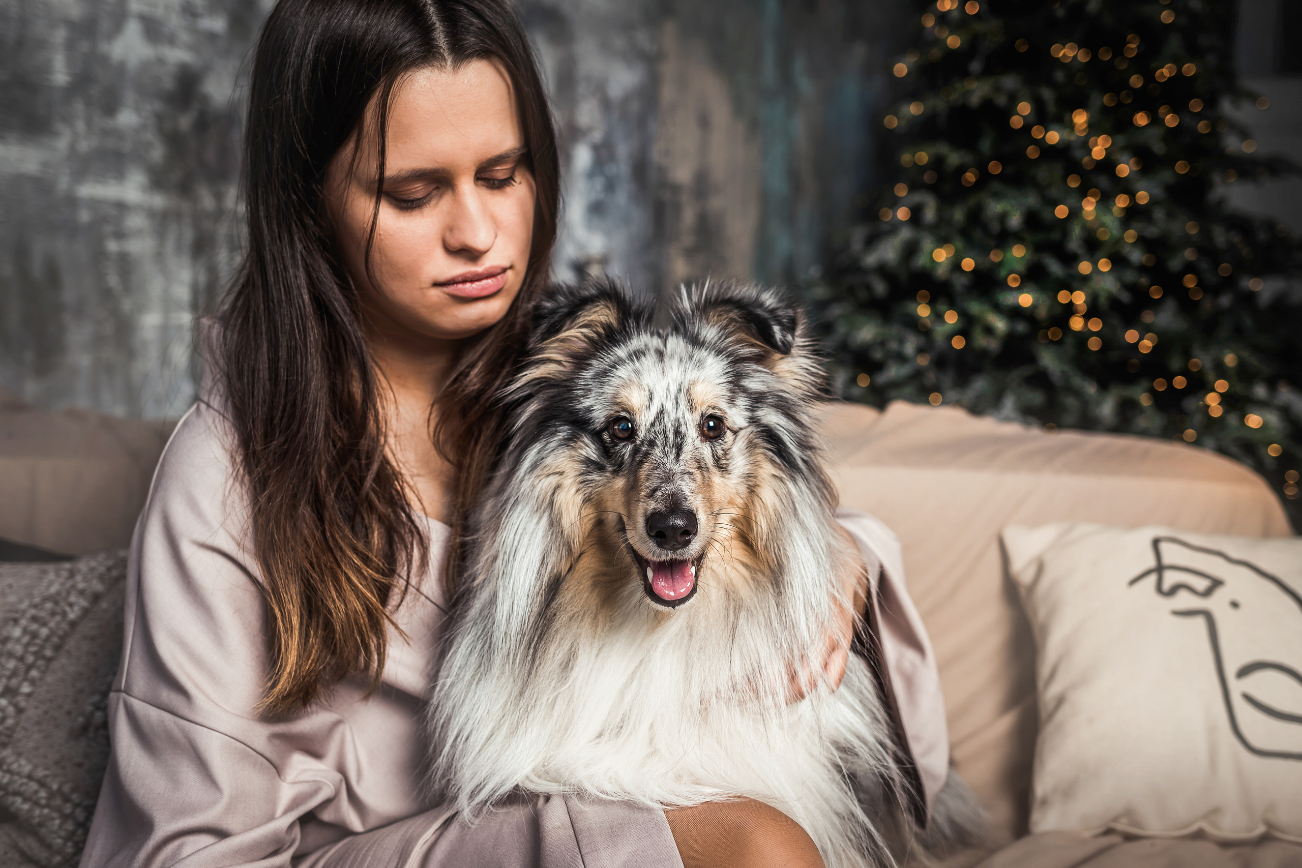 Фотосессия Ани и Скай в новогодней интерьерной студии