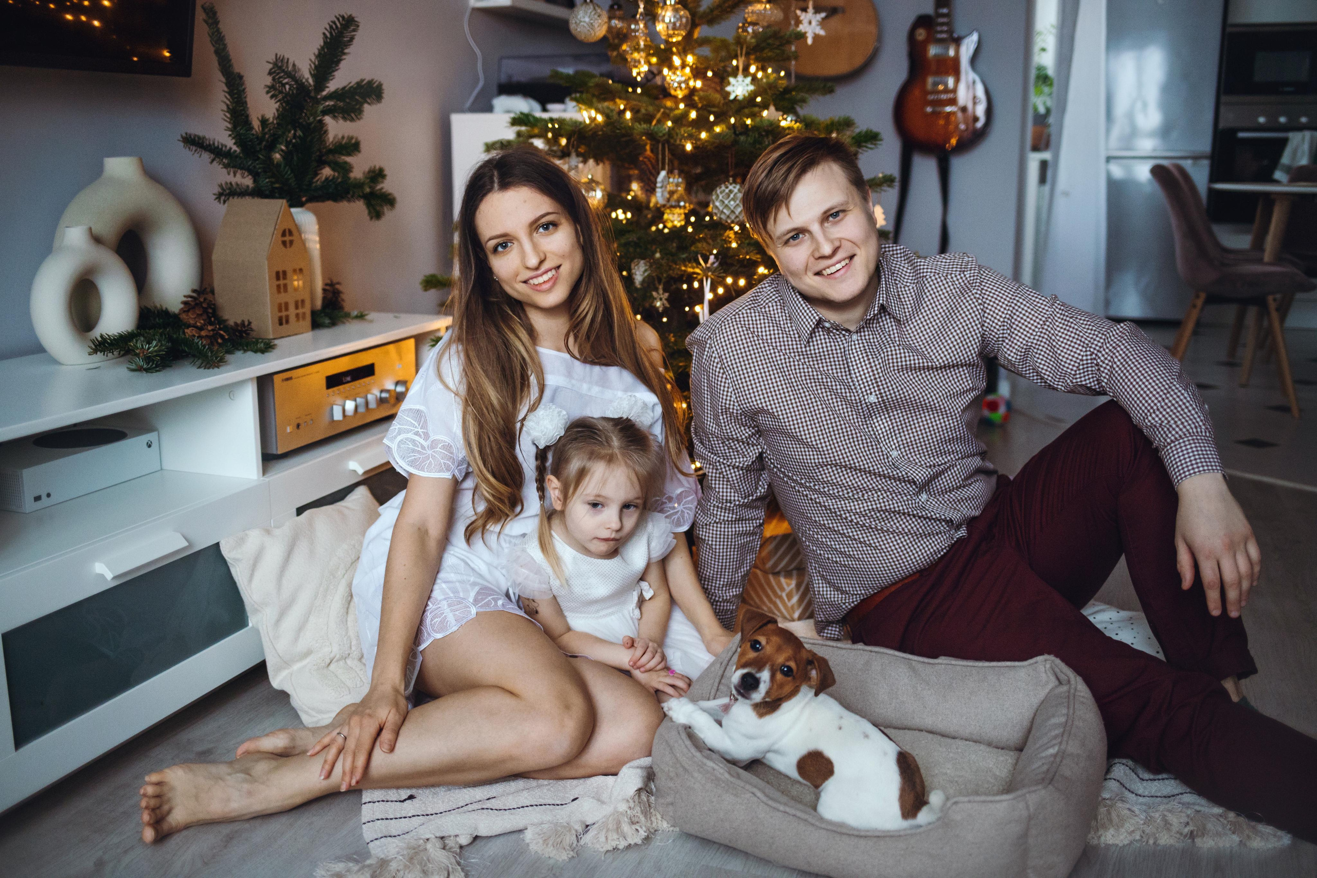Новогодняя домашняя фотосессия с собакой