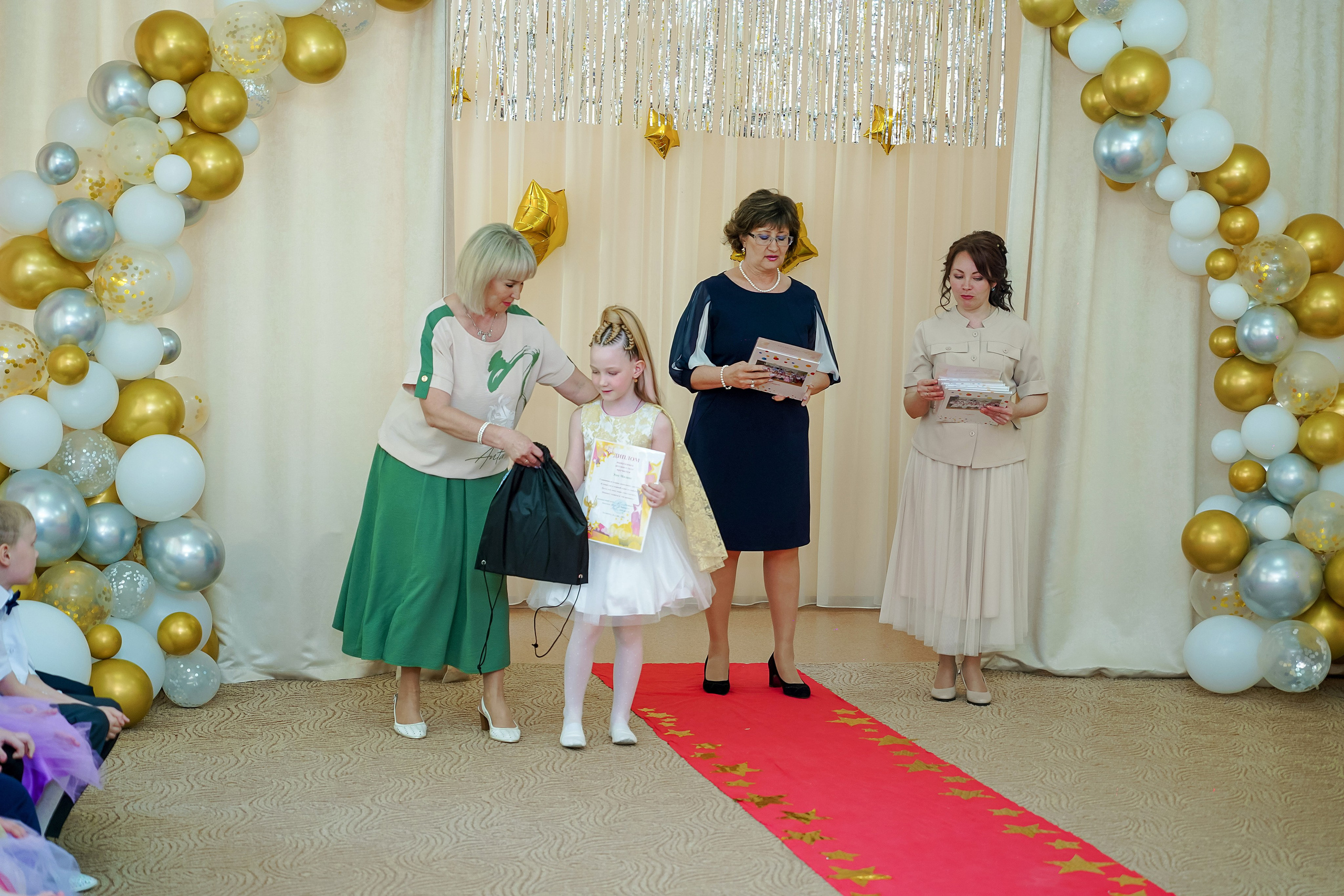 Фотосъемка видеосъёмка фотограф видеооператор новогодних утренников  в. Фотограф, видеооператор Нина Коршунова