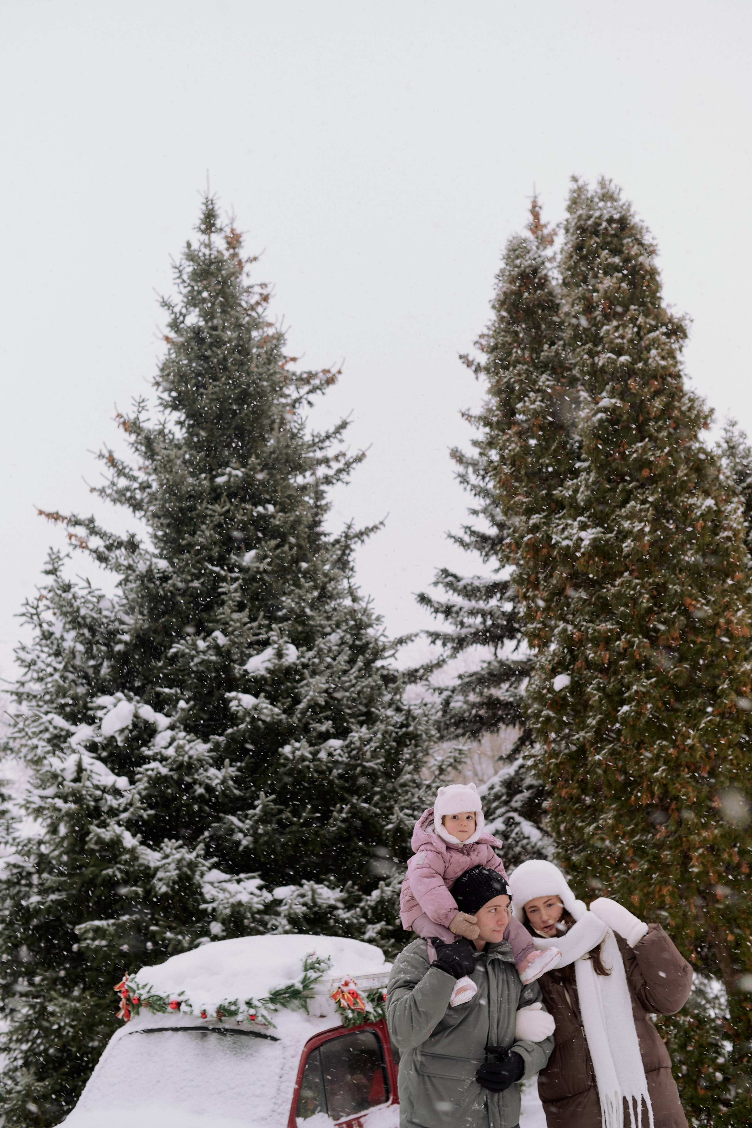 Андрей, Леся и Василиса в снежном парке. Семейный и свадебный lifestyle-фотограф в Москве Мария Петрова